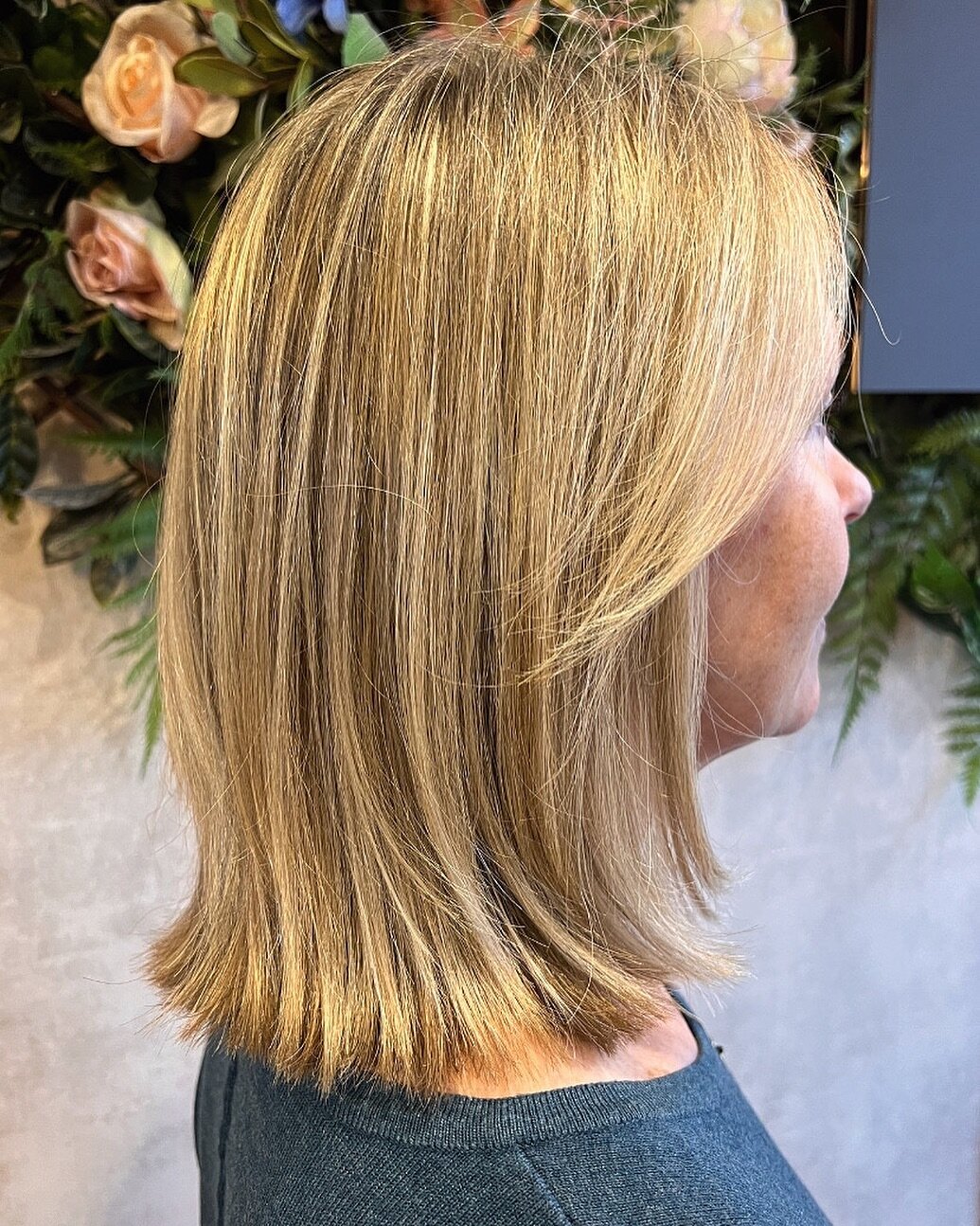 A fresh cut and blow dry 💁🏼&zwj;♀️
(can&rsquo;t take the credit for the colour on this one) 

#helenraystudio #helenrayatvenwood #londonsalon #richmonduponthames