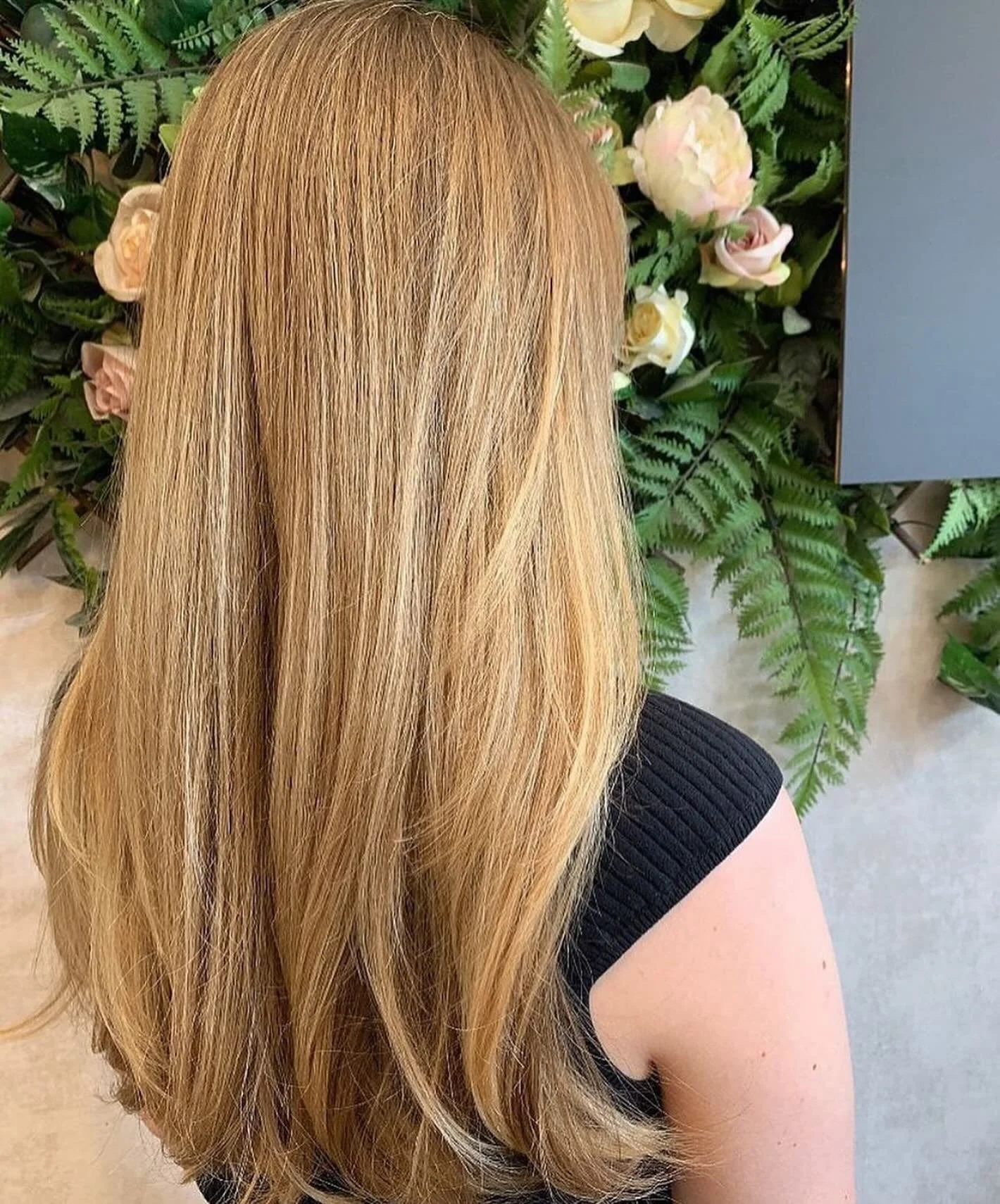 Bit over writing captions tbh so just going to let the hair do the talking! 💁🏼&zwj;♀️