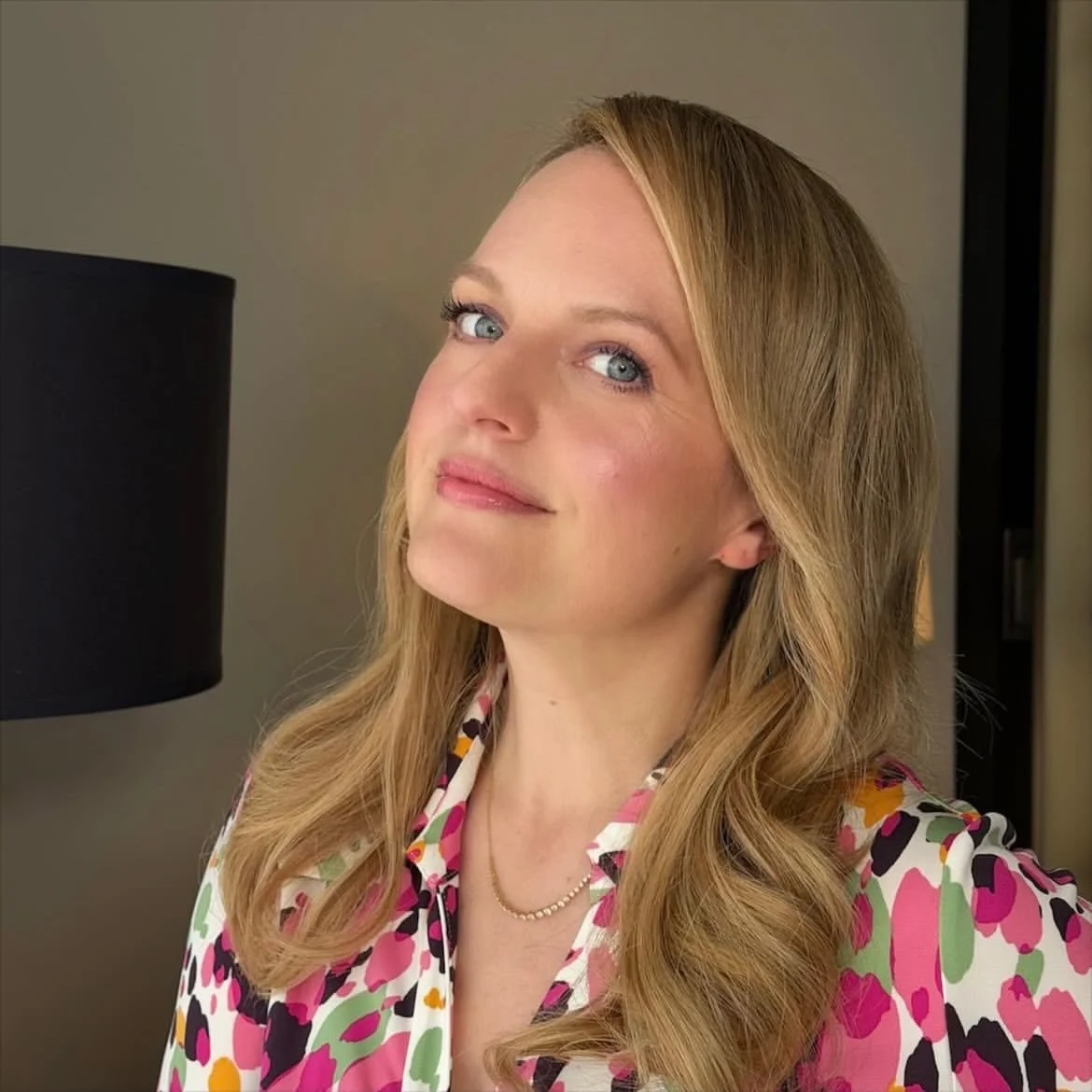 Elisabeth Moss honey blonde by @borysbrut