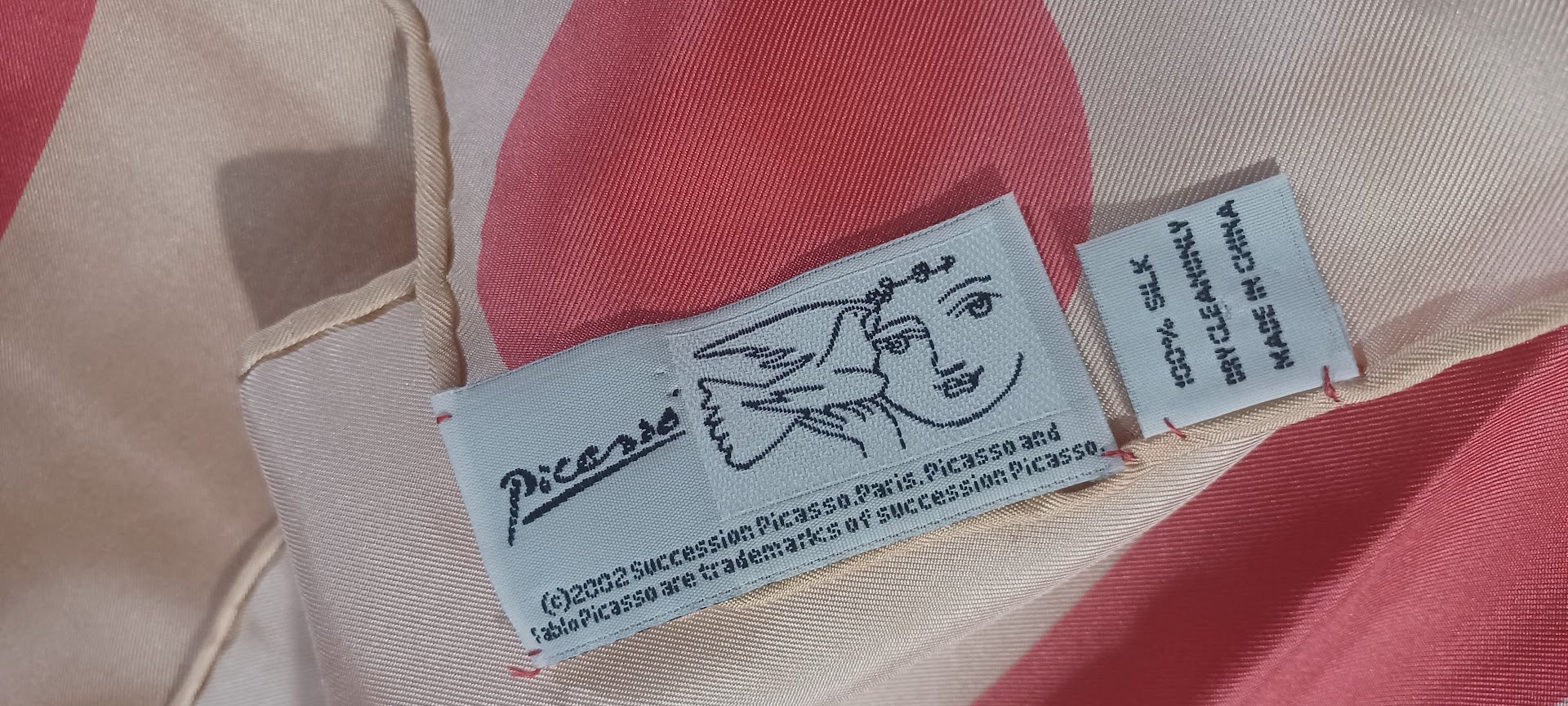 CMPicassoScarfRed&Beige3.jpg