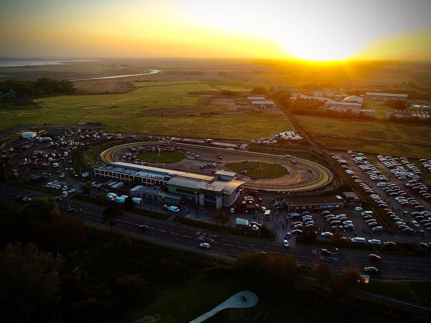 Who doesn&rsquo;t love a sunset! Especially over the racing with @spedeworth_tv ⁣
.⁣
.⁣
.⁣
.⁣
.⁣
#agency #filmmakerslife #cinematography #photographylovers #filmmaking #filmmakerlife #tvcommercial #cinematographer #commercials #production #photo #cin