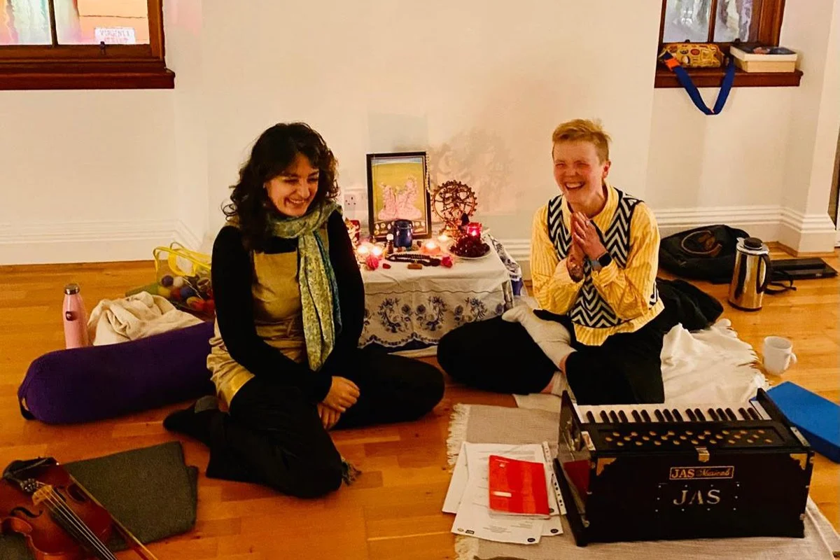 Kīrtan with Ema &amp; Alex