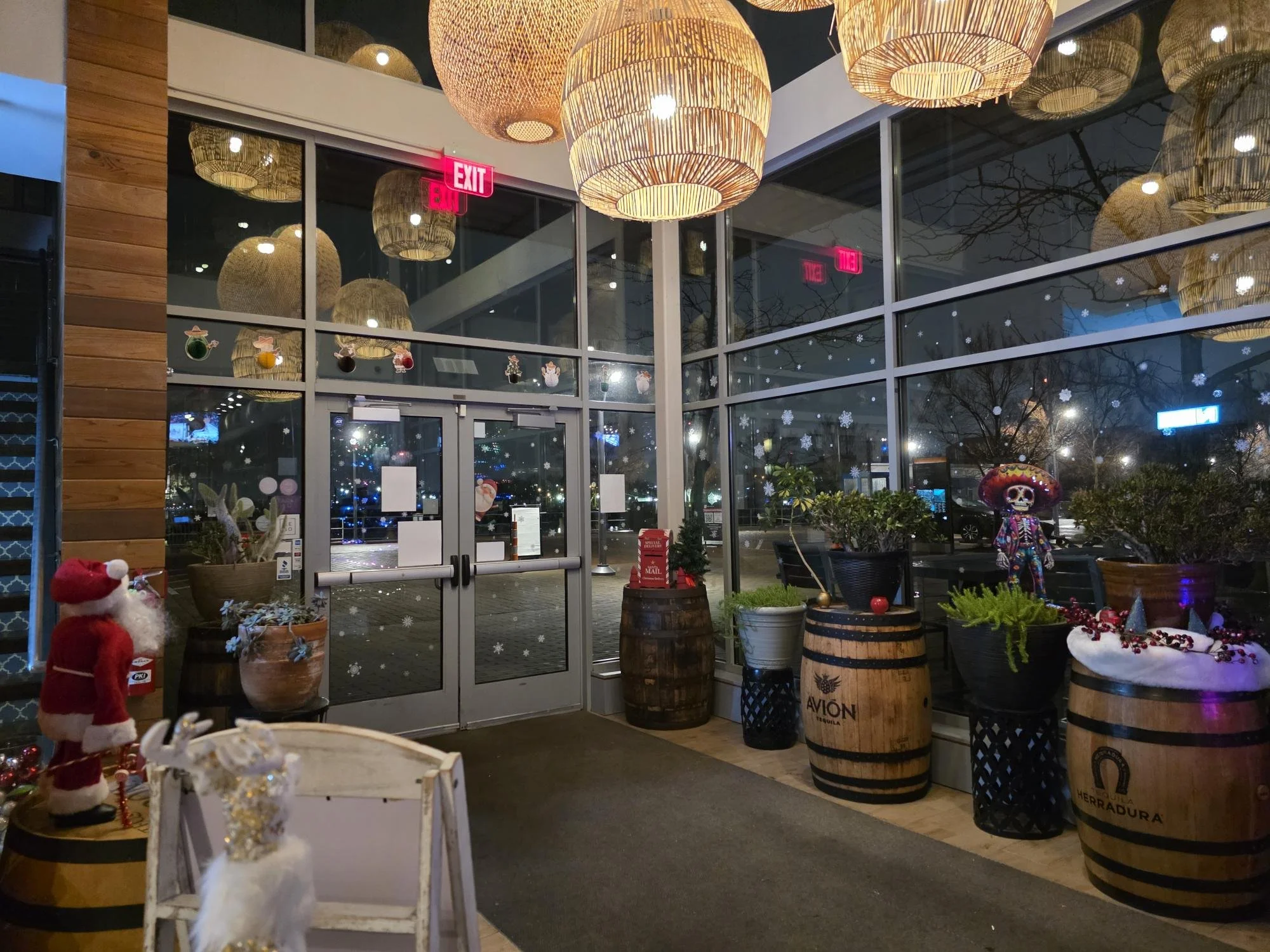 Nuevo Modern Mexican & Tequila Bar - 1000 E 9th St