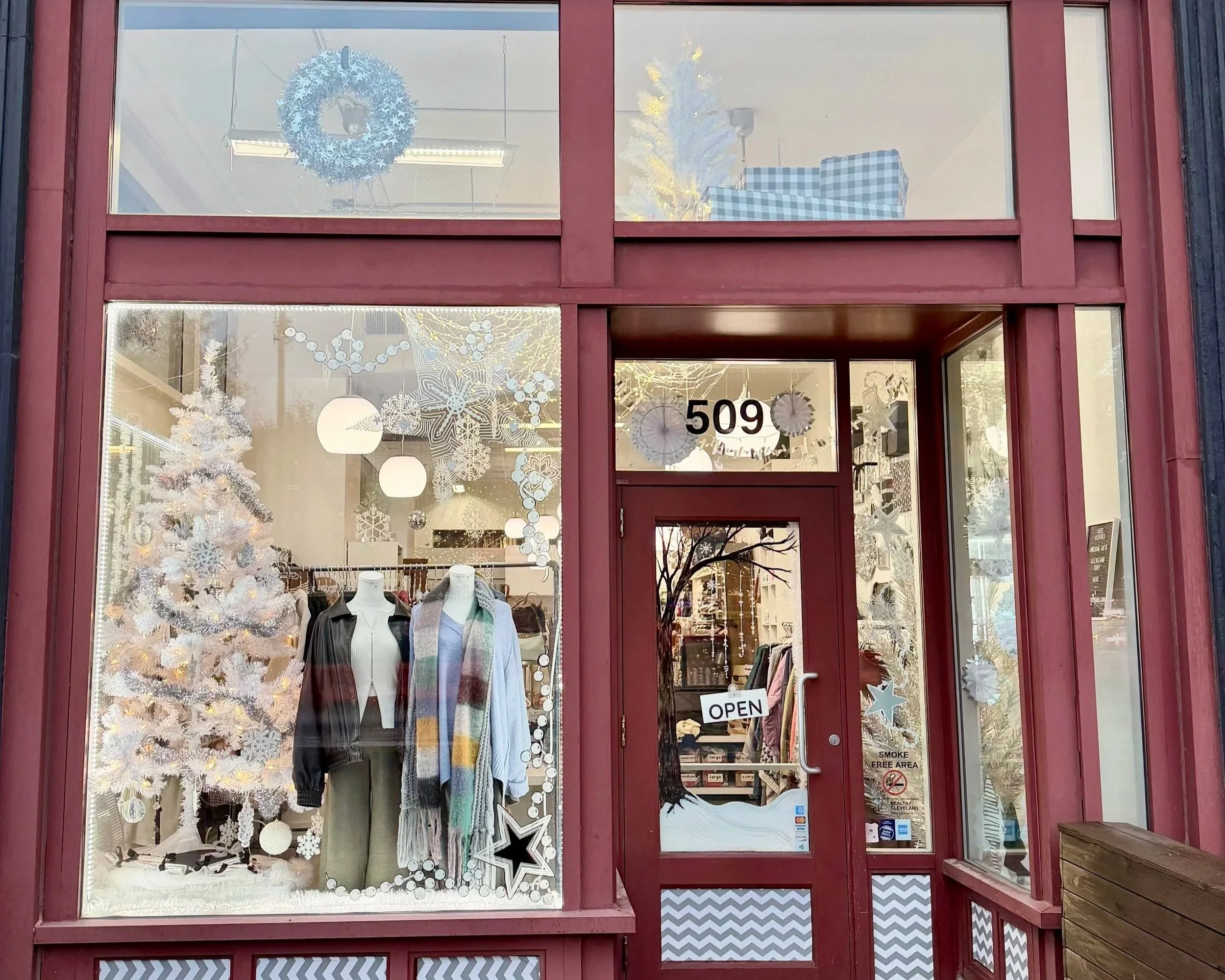 Intro Boutique Gateway - 509 Prospect Ave E
