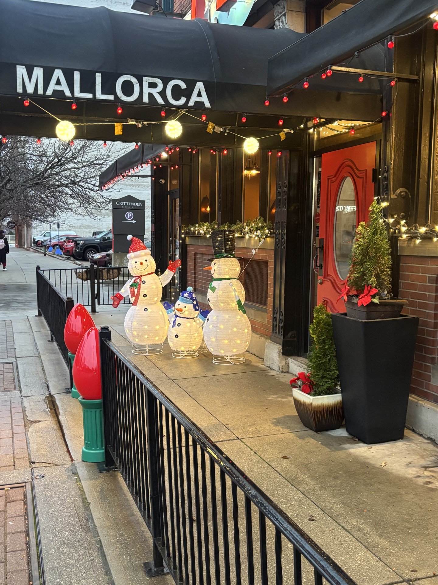 Mallorca - 1390 W 9th St