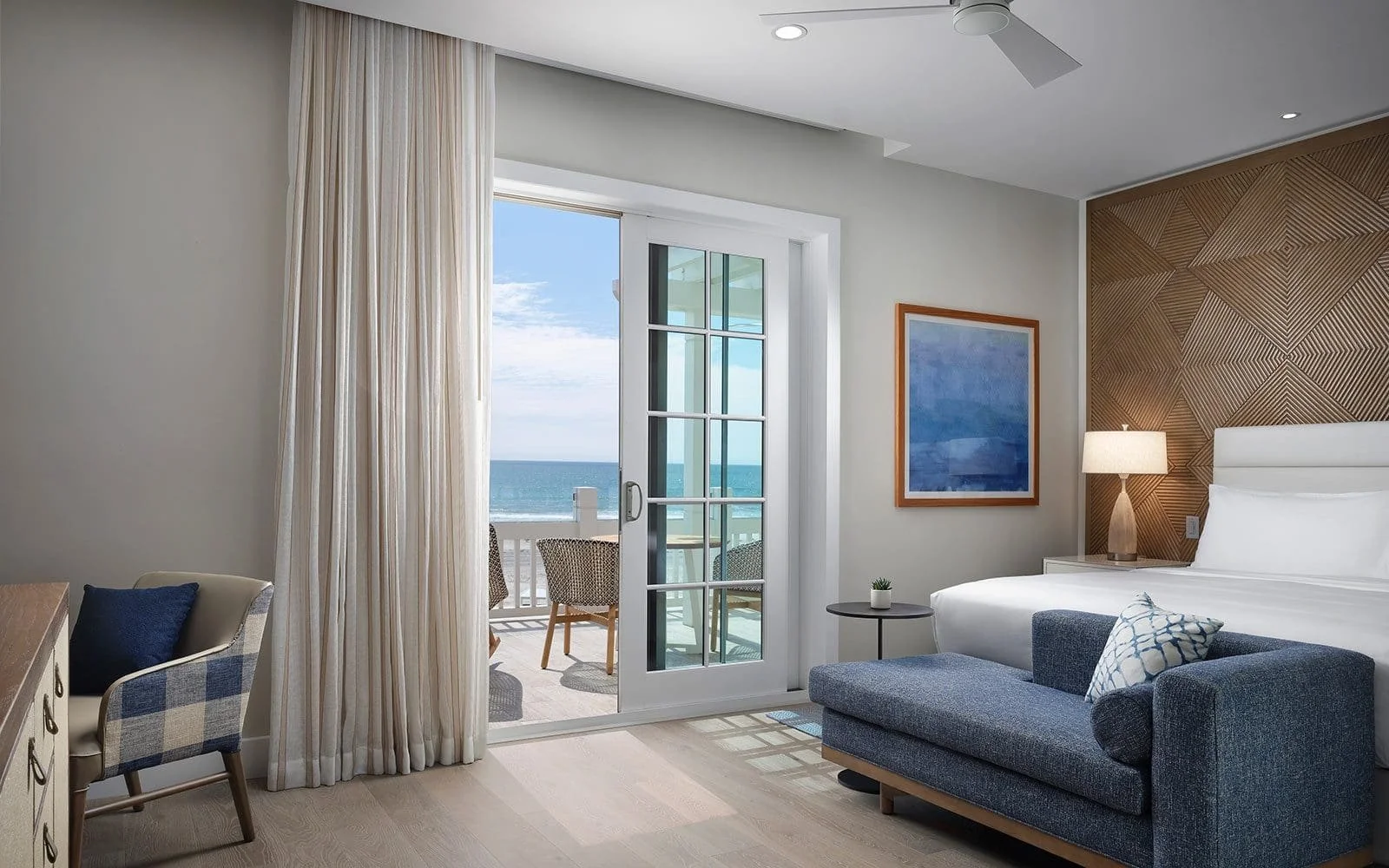 shore-house-residence-oceanfront-king-bedroom-3rd-floor-K1SO-K1SOS-K1SOS2-K1SOS3-K1SOV-1600x1000-1.jpg