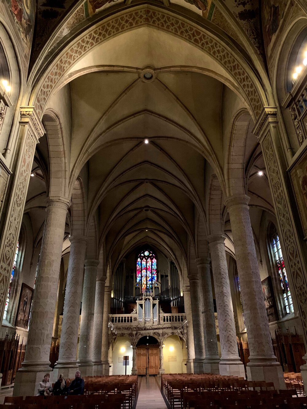 Interior of Notre Dame Cathedral in Luxembourg City.jpg