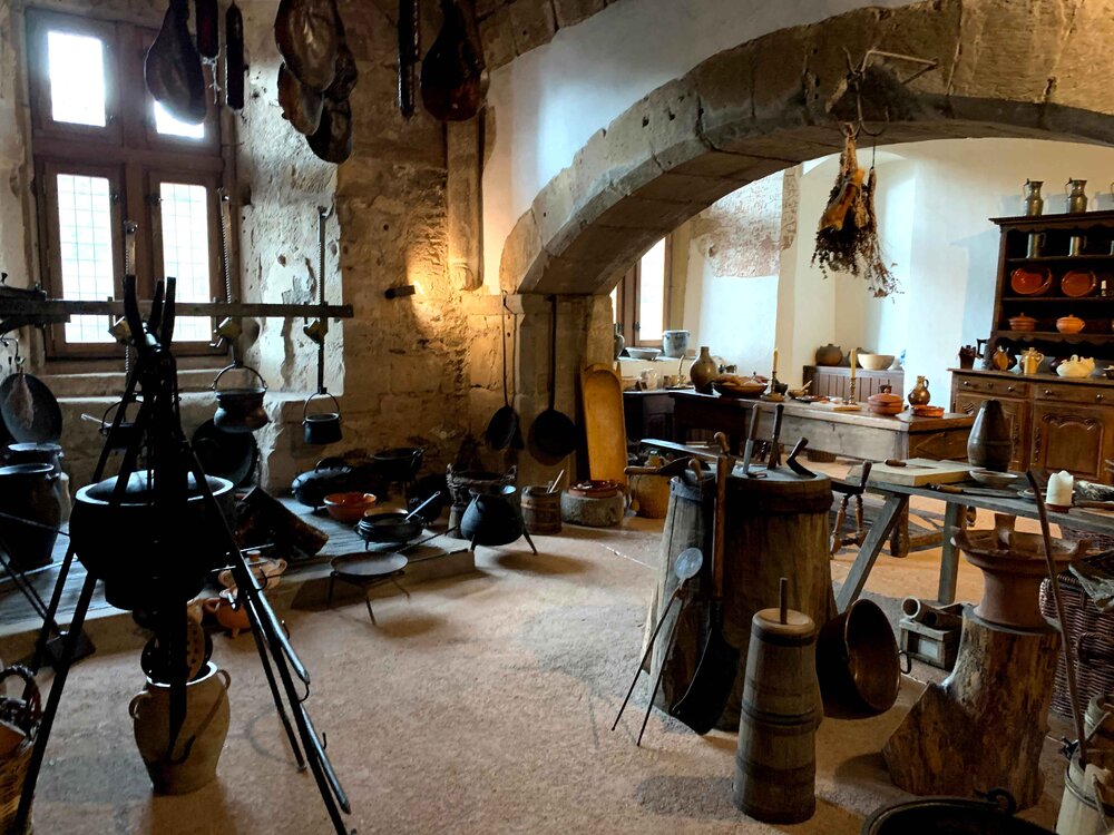 Kitchen in the Vianden Castle in Luxembourg.jpg