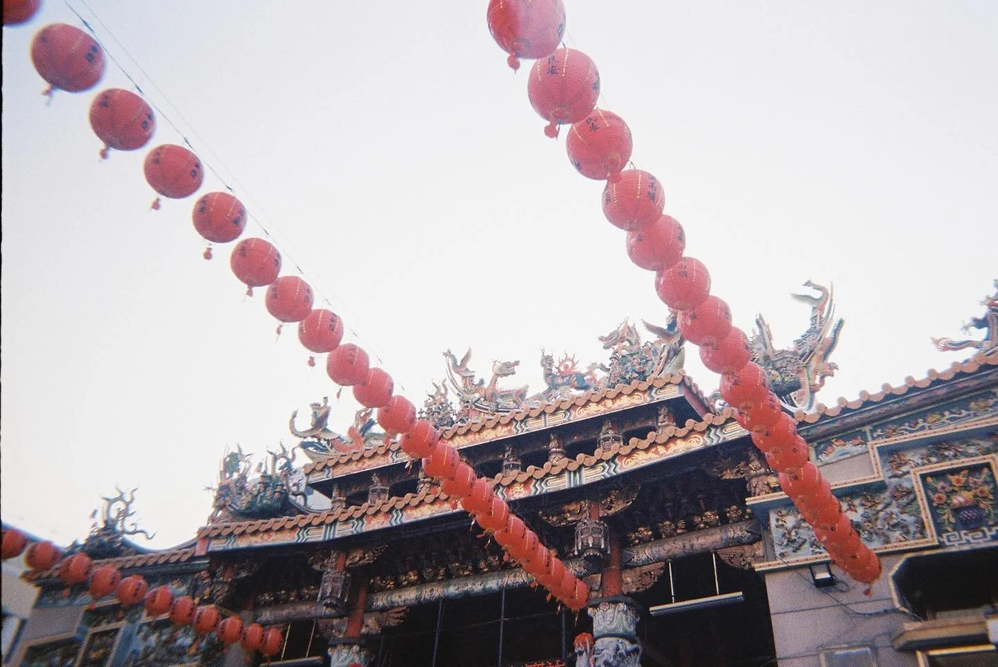 高雄/鹽埕區 on #lomography reloadable color negative 🏮slowly shifting back to capturing and processing analog memories 🥰

#lomographytaiwan @lomographytaiwan #高雄 #鹽埕區 #底片 #底片攝影