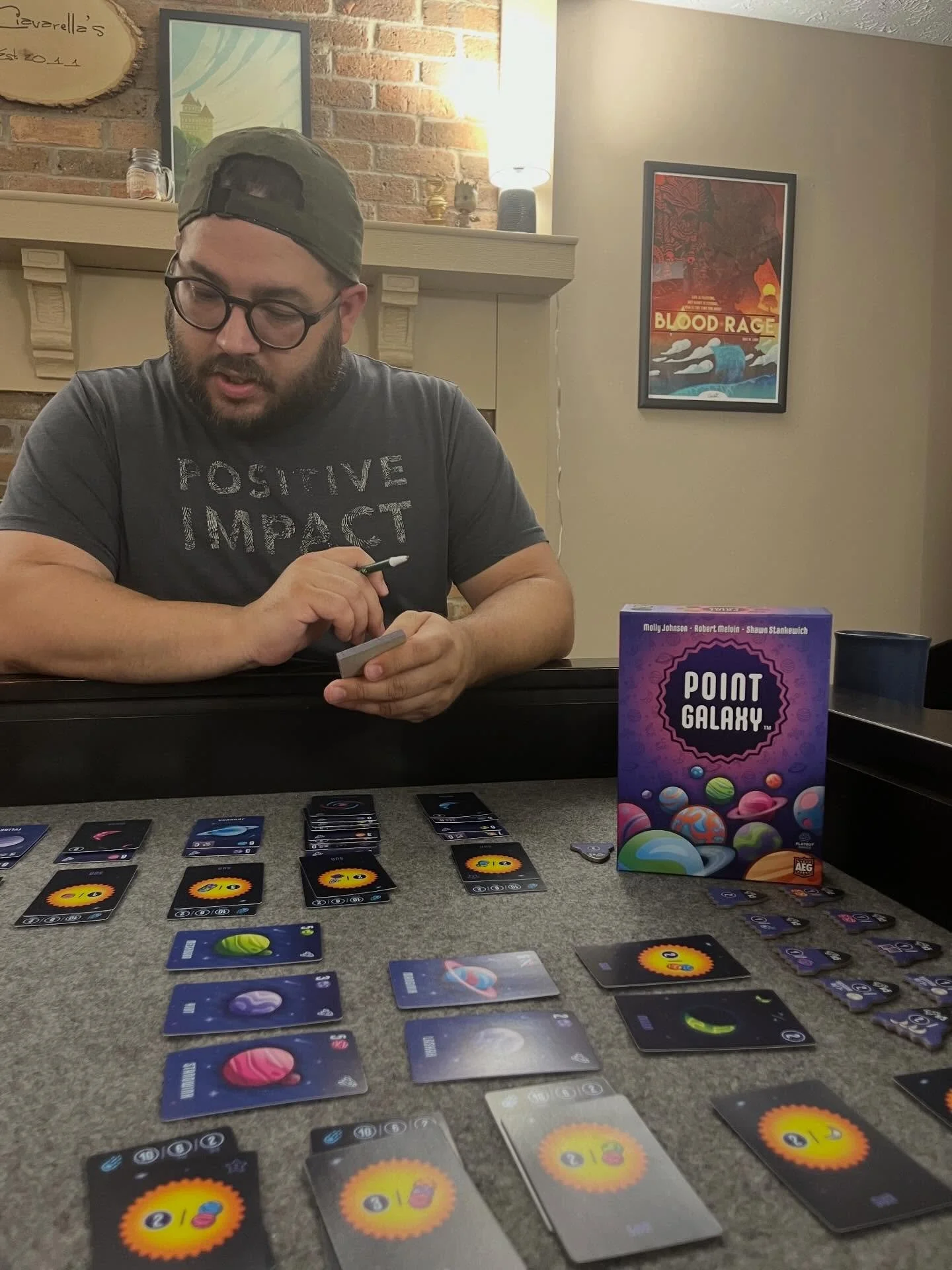 Point Galaxy: Collect sets of planets, moons, and asteroids to score the most points. 🪐