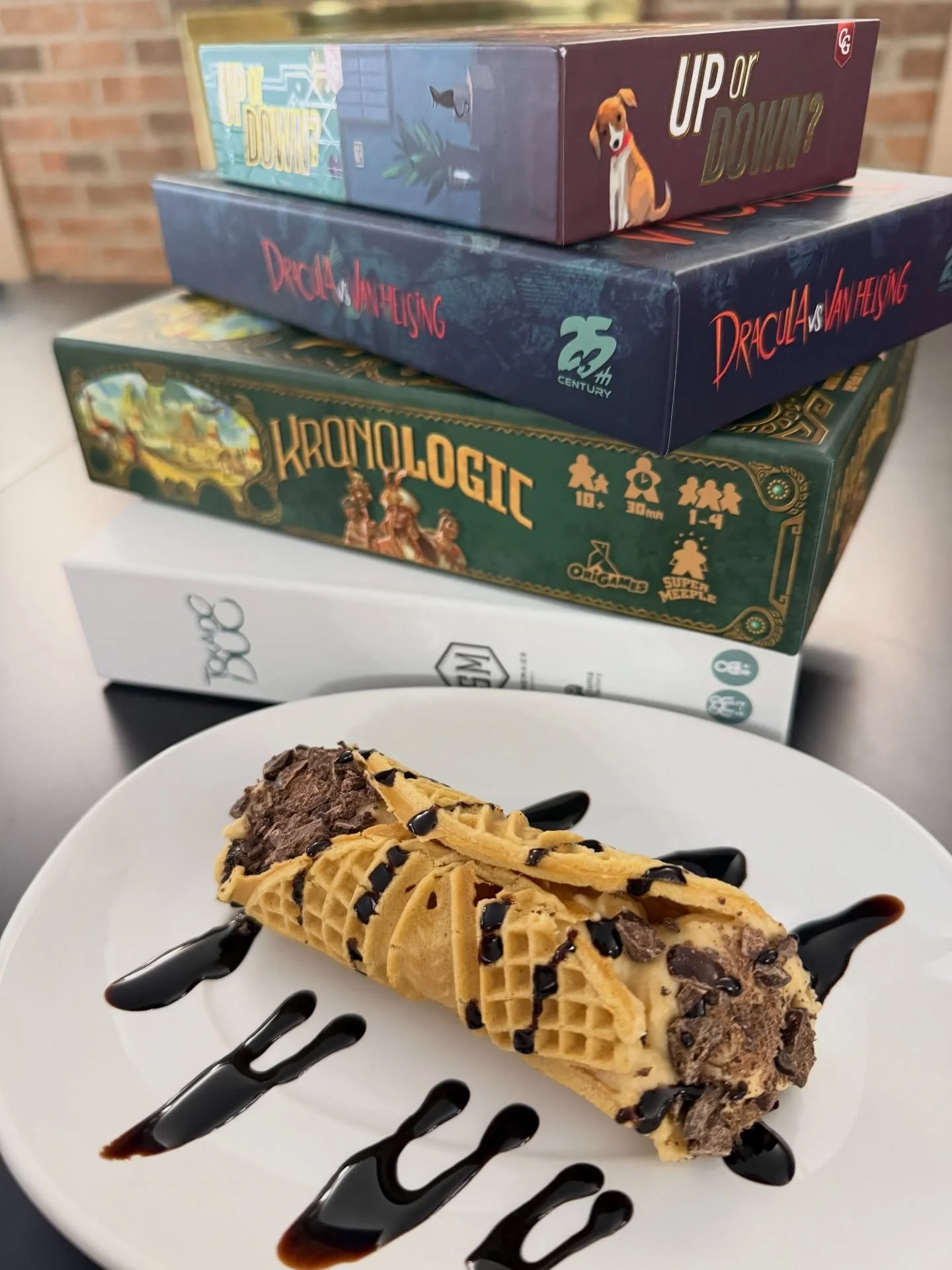 Espresso Cannoli &amp; Games 🤍
@paladinbrew