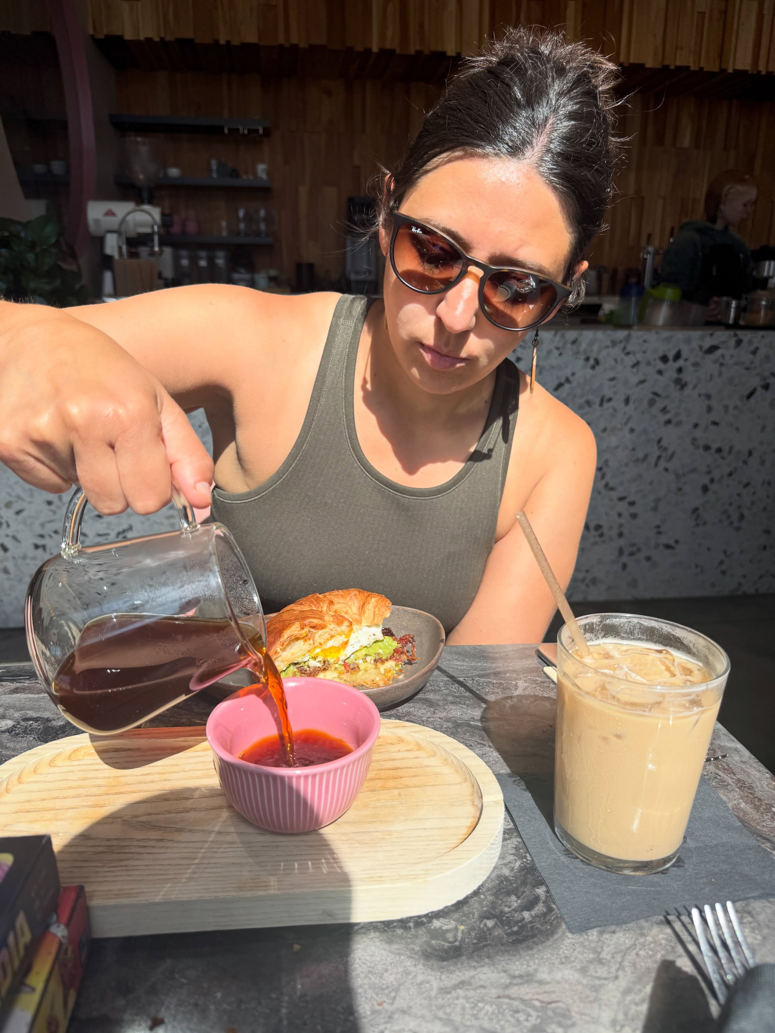 @stemmacraftcoffee in Orlando💗

Delicious fruity pour over &amp; iced vanilla and lavender lattes. 
Thanks @troymetzger for the recommendation! 

Little gaming as well. Didn&rsquo;t win as you can tell.