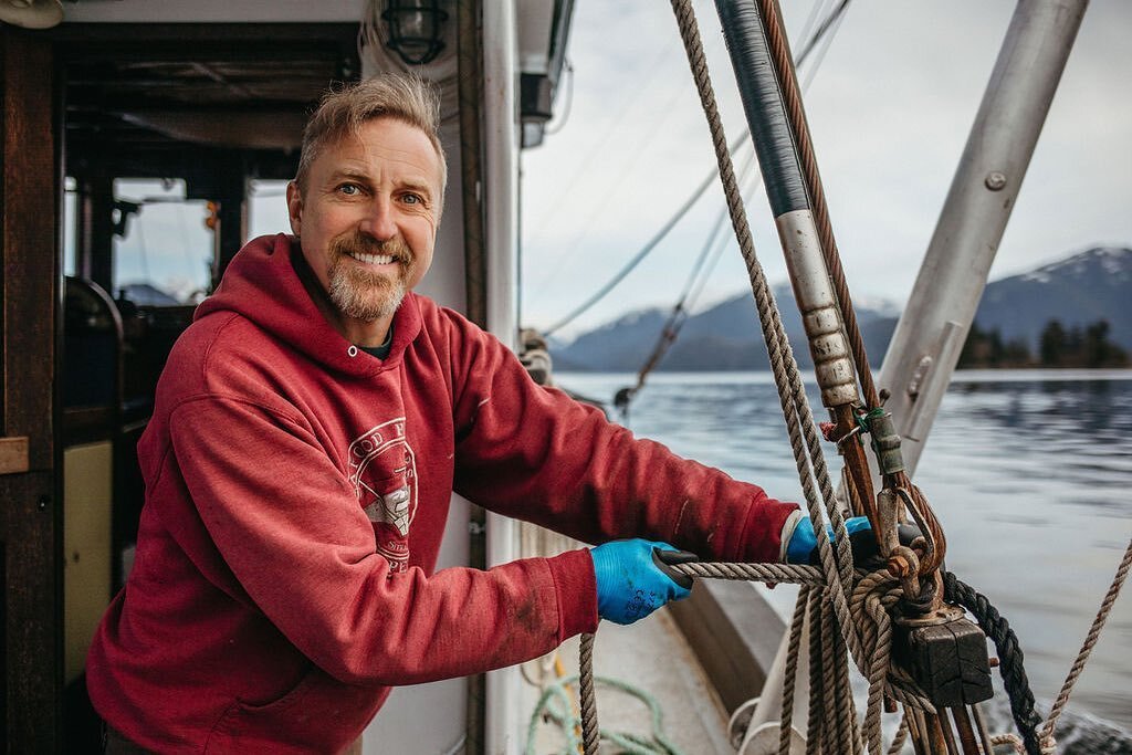 Choose a job you love and you will never have to work a day in your life.✨

PC - @caitlinblaisdellphotography 

#commercialfishing #confucius #wordstoliveby #happycamper #dowhatyoulovelovewhatyoudo #sustainableseafood #salmontrolling #wildsalmon #ala