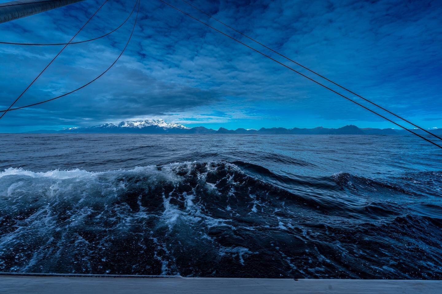 Where the sky meets the mountains and the mountains meet the sea.  It&rsquo;s a fisherman&rsquo;s life out here and we love it. ❤️

📷 @aaminks 

#mountainsandocean 
#sharingalaska 
#commercialfishing 
#dowhatyoulovelovewhatyoudo 
#knowwhereyourfoodc