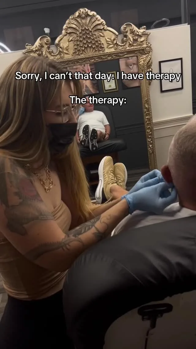 Our favorite kind of therapy with @piercingsbyemilyjane ✨
Book an appointment at Www.Redarttattoopiercing.Studio or text 602-688-2534
#arizona #mesa #phoenix #mesaaz #phoenixaz #tattoo #tattooartist #piercingshop #arizonapiercing #bodypiercer #body