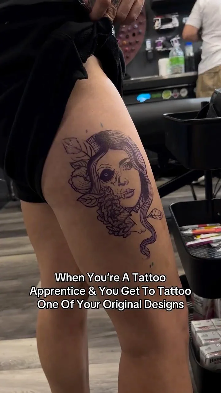 Follow along to see @lonidameart tattoo one of her very own original designs☺️🔥
Loni is taking tattoo appointments at a discounted rate on Tuesdays-Thursdays at 12pm-5pm.
Visit Www.Redarttattoopiercing.Studio to book or text 602-688-2534✨
#arizon