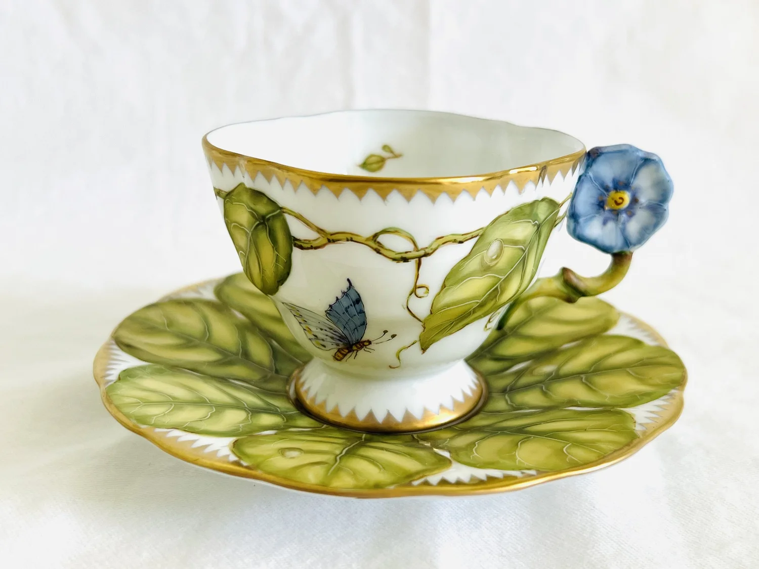 FH6 - FLOWER HANDLE CUP AND SAUCER