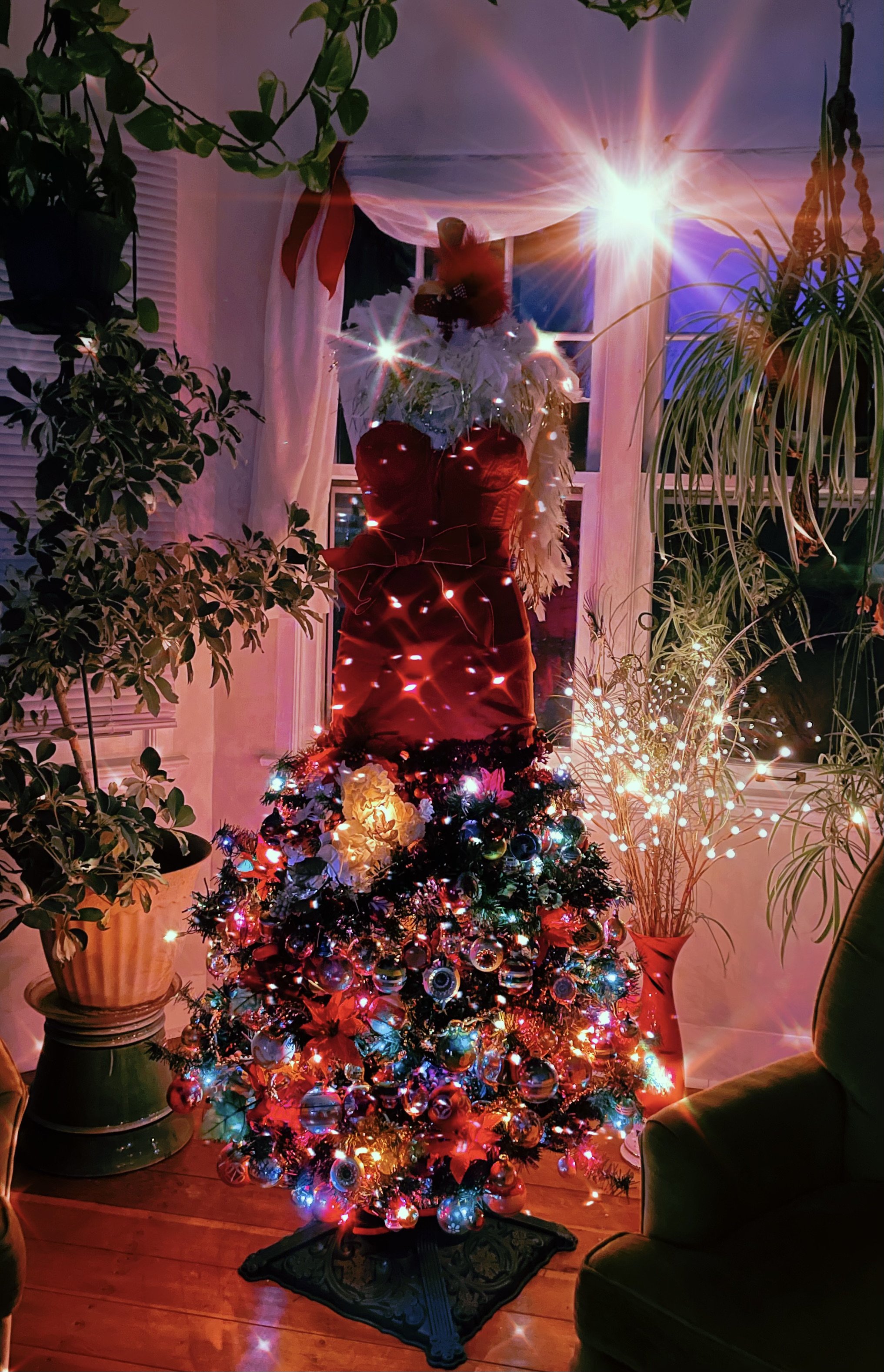 Christmas Countdown 3 ; Christmas tree # 23 - Mannequins and Motors