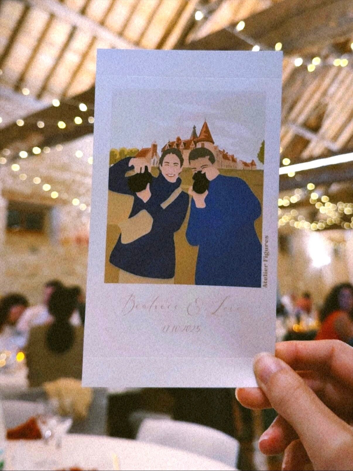 Entre deux invit&eacute;s, quand j&rsquo;ai un peu de temps pendant le bar &agrave; portraits, j&rsquo;aime aussi illustrer ceux qui font briller la journ&eacute;e : photographe, vid&eacute;aste, chanteur, DJ&hellip; et parfois m&ecirc;me la wedding 