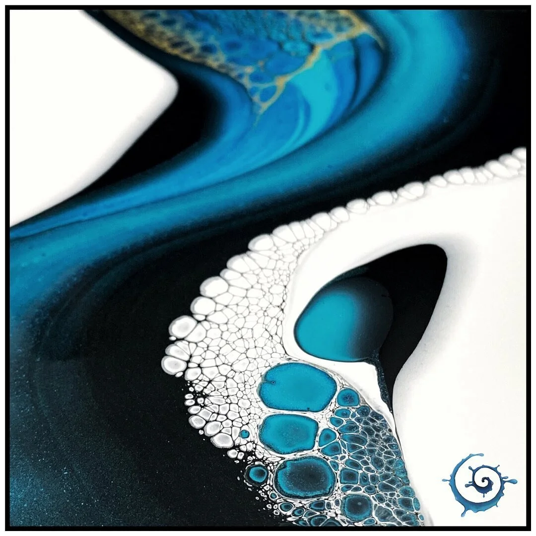 Negative space kinda slipped away from me. I guess, we where seeing other people for a while. And it did good for the both of us. Having both made new experiences it opened up our consciousness to new things. While we still love and respect each othe