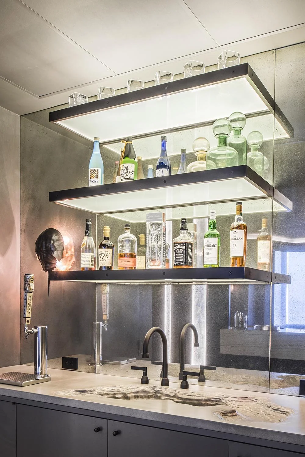 6KWD_Bach_Bar.jpg