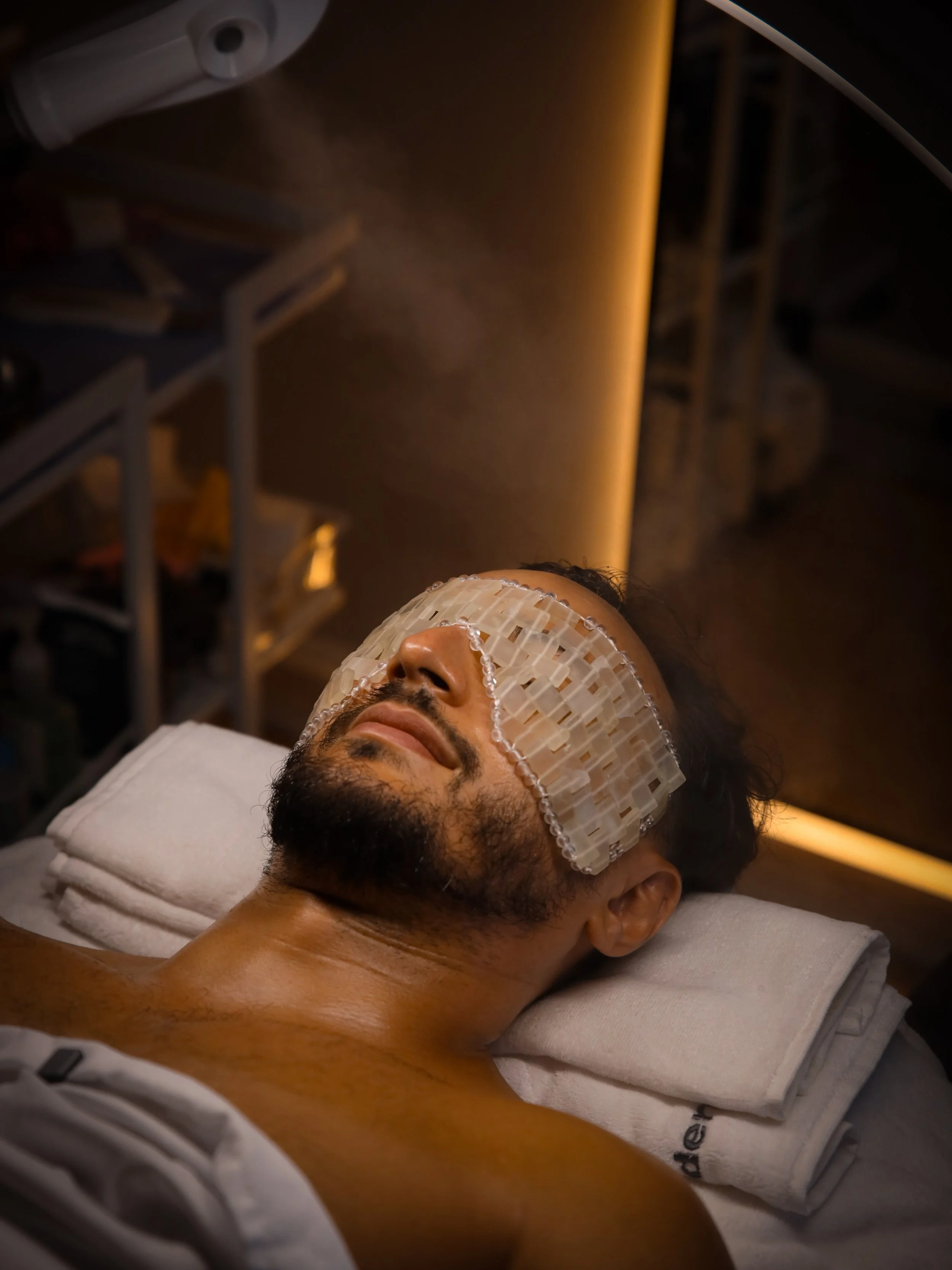 Skincare isn&rsquo;t just for women. 👊

Men deal with clogged pores, dryness, irritation from shaving, uneven texture, and signs of aging too, and a professional facial can help keep your skin looking cleaner, healthier, and more refreshed.

Because