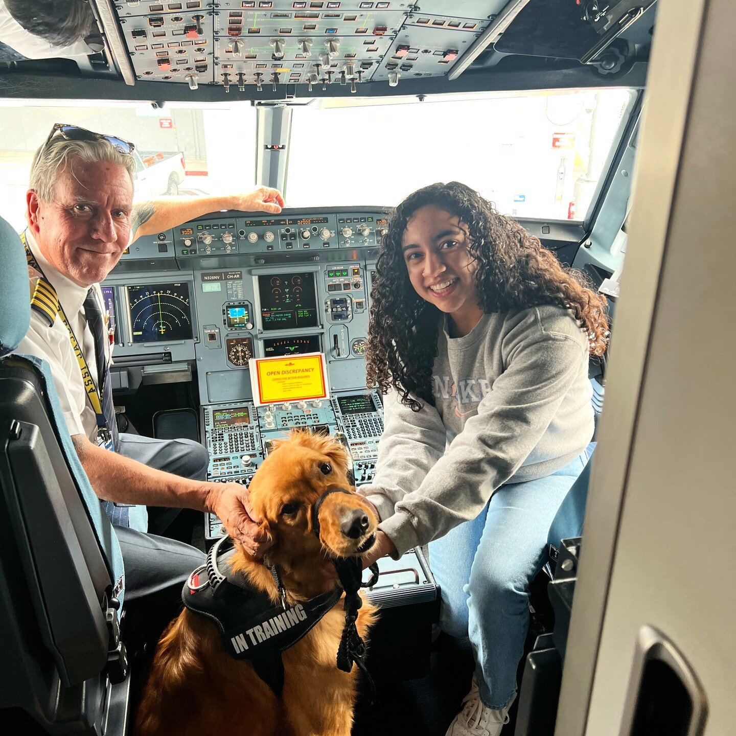 Our furry friend Fiji on his first flight with Captain Leo. Thank you Anayaset Sandino for visiting the flight deck! 🐕

#airbus #airbusa320 #airbuscaptain #airline #airlinepilot #airplane #commercialpilot #flying #aviation #pilot #dogsofinstagram #d