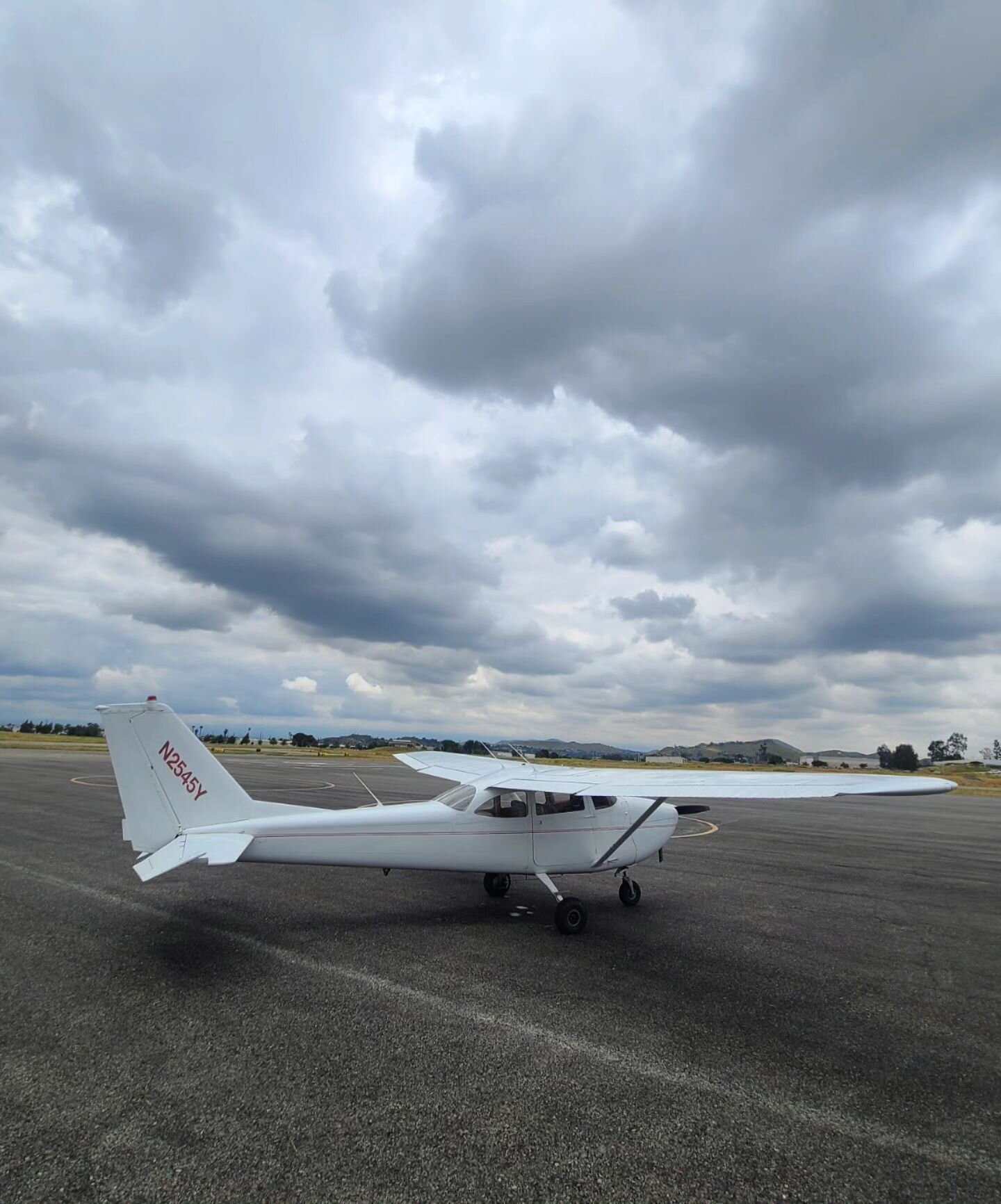 &quot;Riverside Ground Cessna 2545Y over at the West fuel pit  requesting taxi to runway 27 run up with information Hotel.&quot; 🗣

We will miss the cooler weather now that it's warming up here in the Inland Empire. 🌡

#californiaaviationservices #