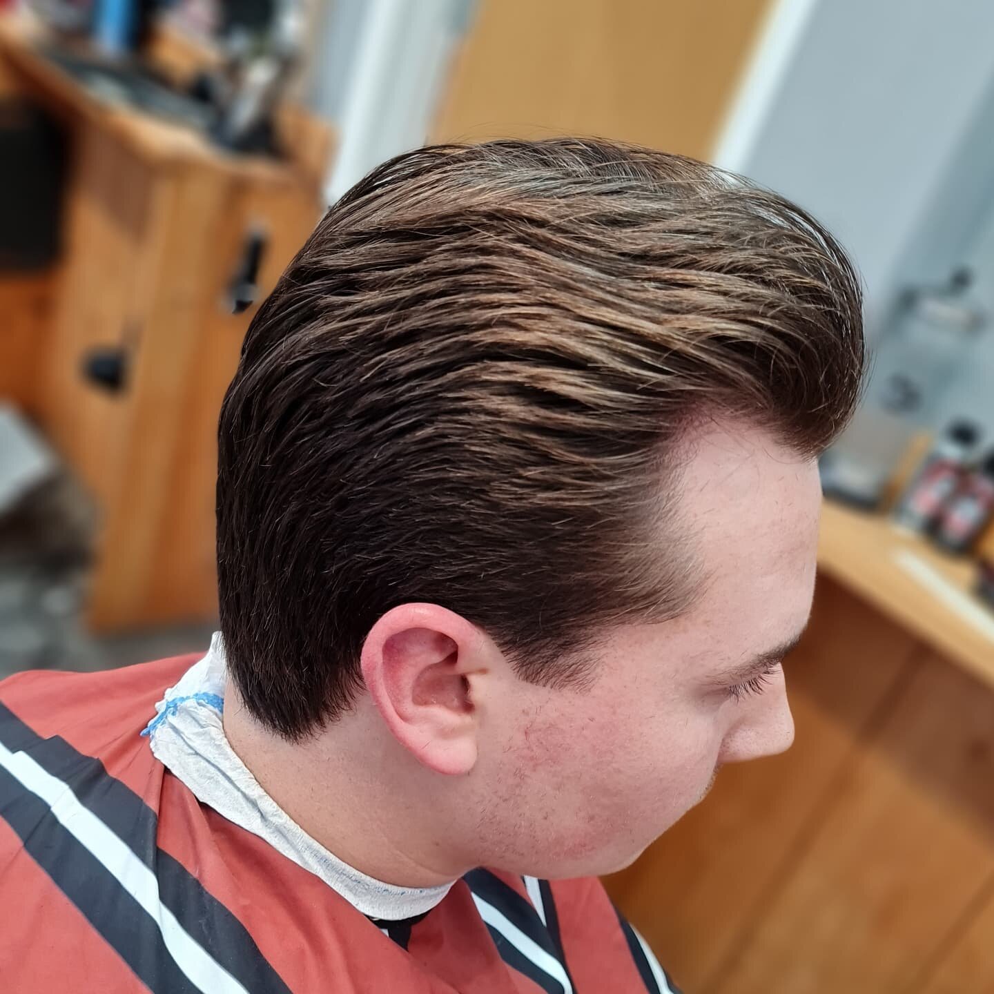 T E X T U R E

Keeping @fred_hellon classy.

Back open Monday! Walk ins welcome. Appointments guaranteed. 

#barberlife #barbergang #hernebay #Kent #menshair #texture #barberuk