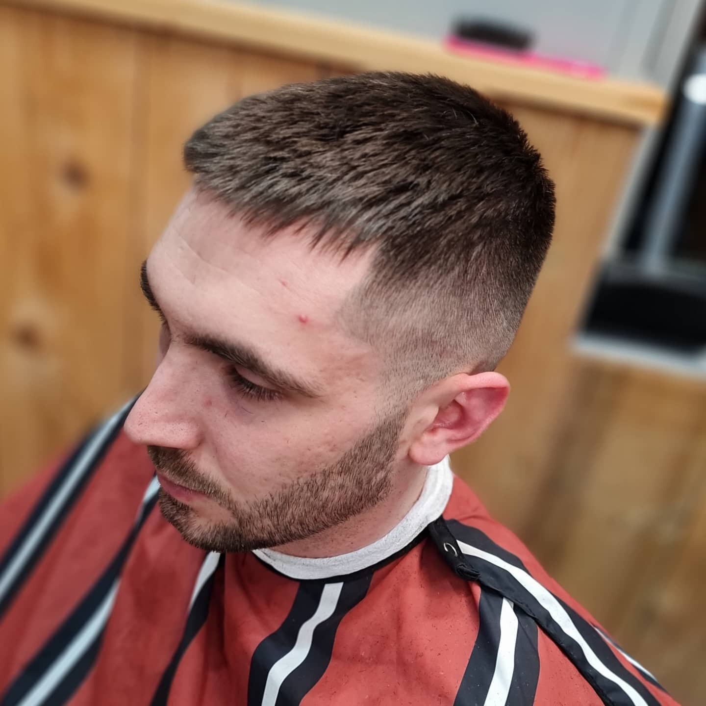 C R O P P E D

Tidy up for @luketill98 

Availability this week, walk ins welcome. Appointments guaranteed. 

#barberlife #barbergang #Kent #ukbarbers #skinfade #crop #hernebay