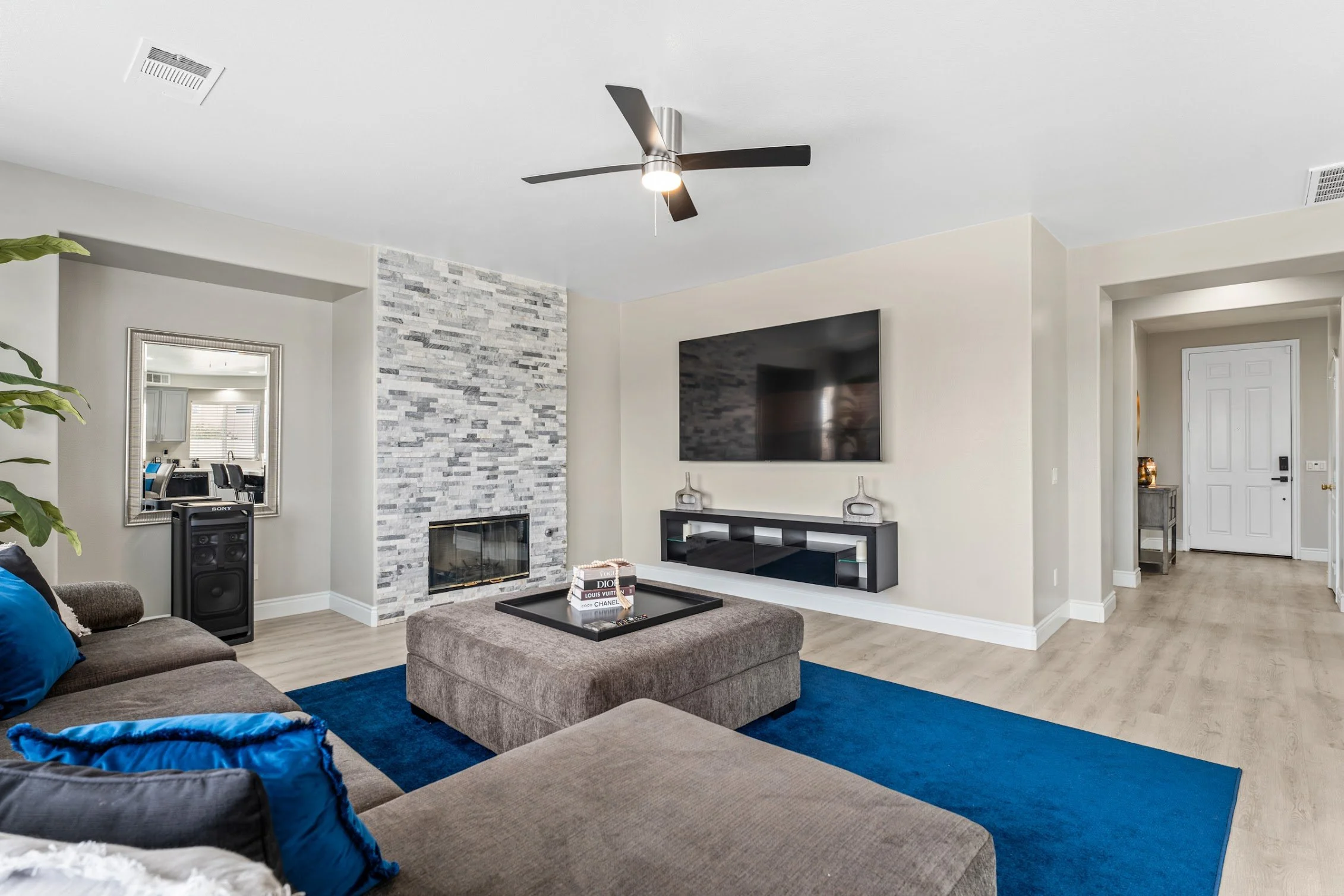 29026 Barcelona Ct-8.jpg