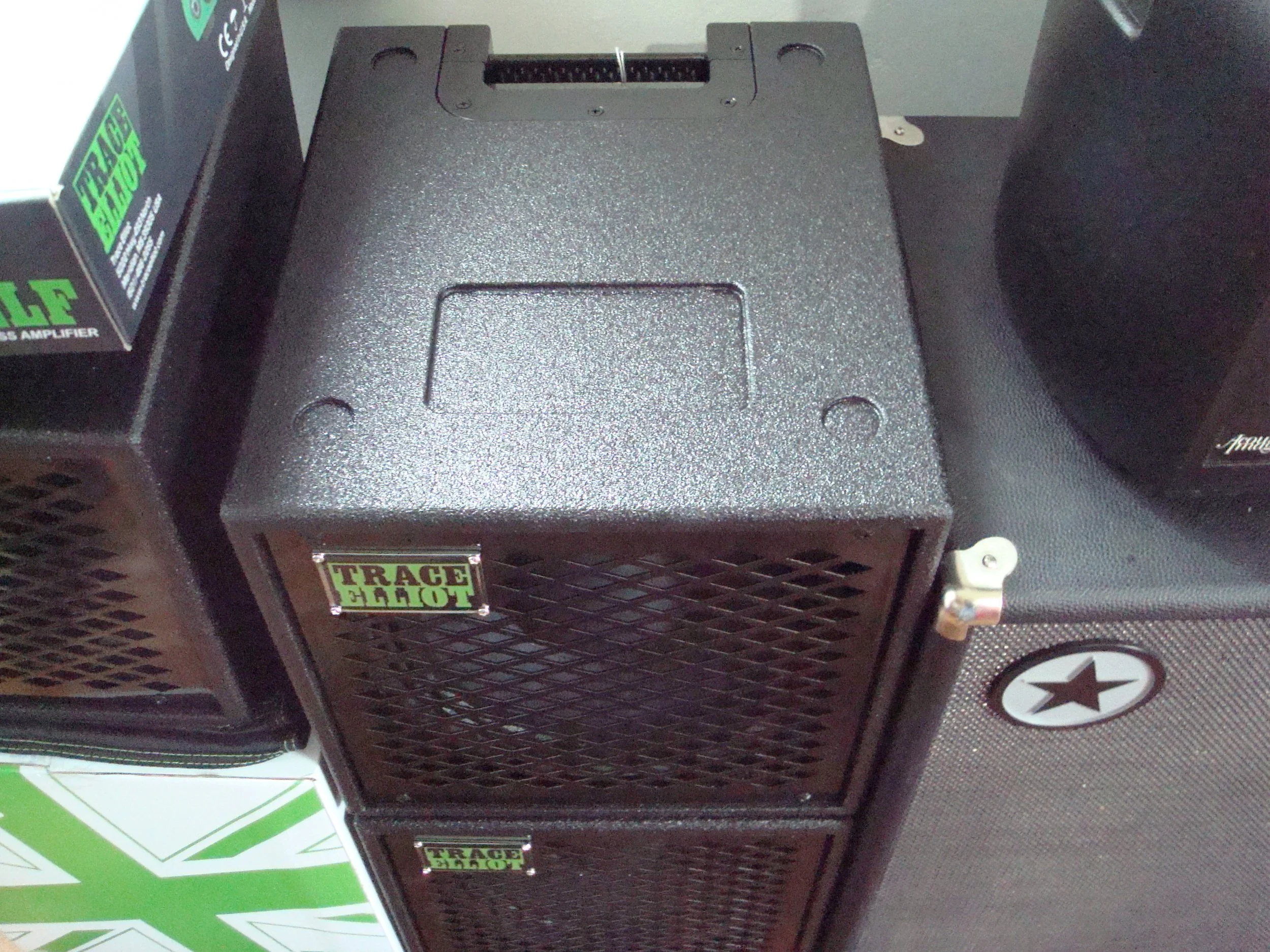 【最終】TRACE ELLIOT ELF 1x10Speaker Cabinet TRACE ELLIOT 1X10 SPEAKER CABINET — Perkins Music House