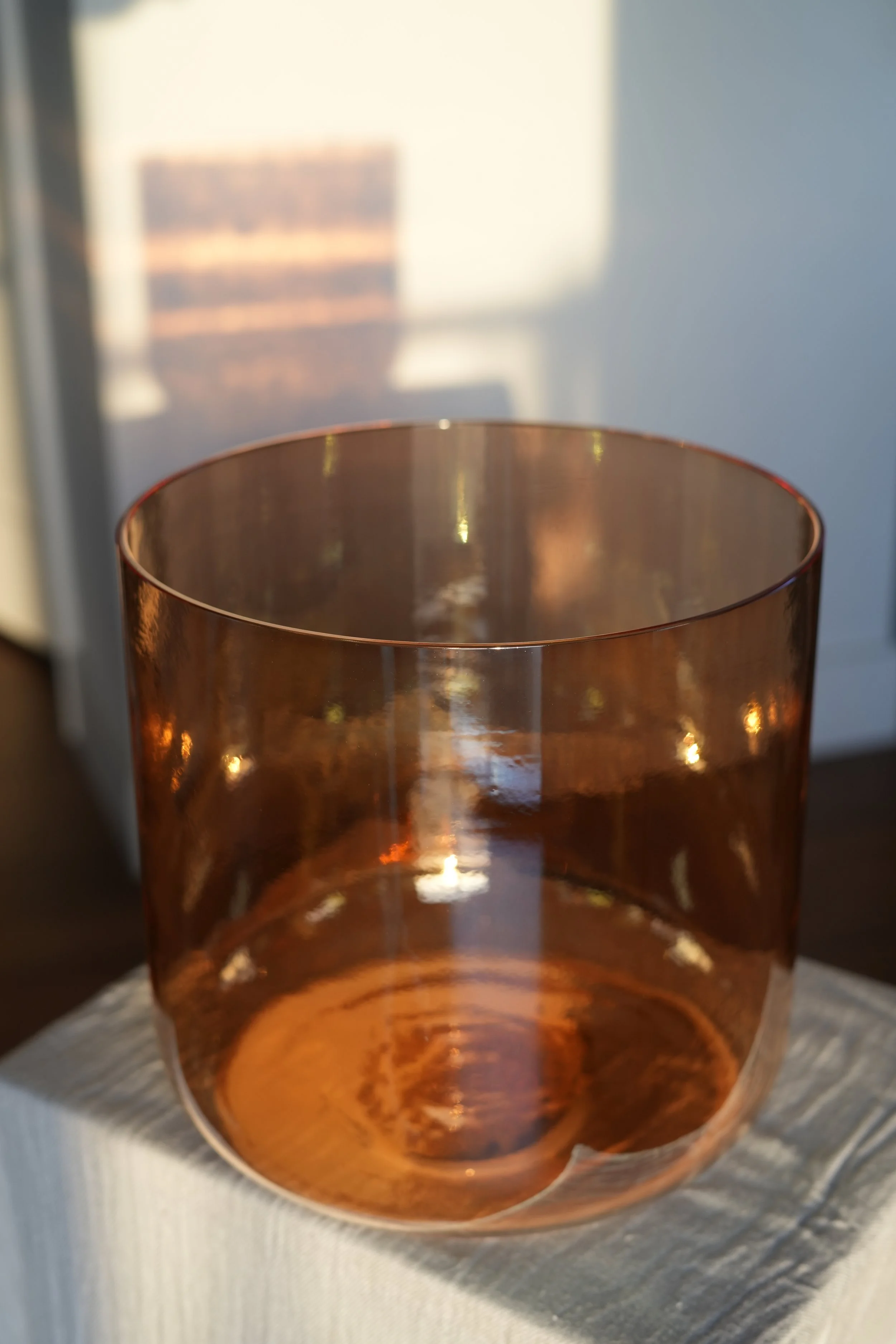 Crystal_Singing_Bowl_Honeylight 05621.JPG