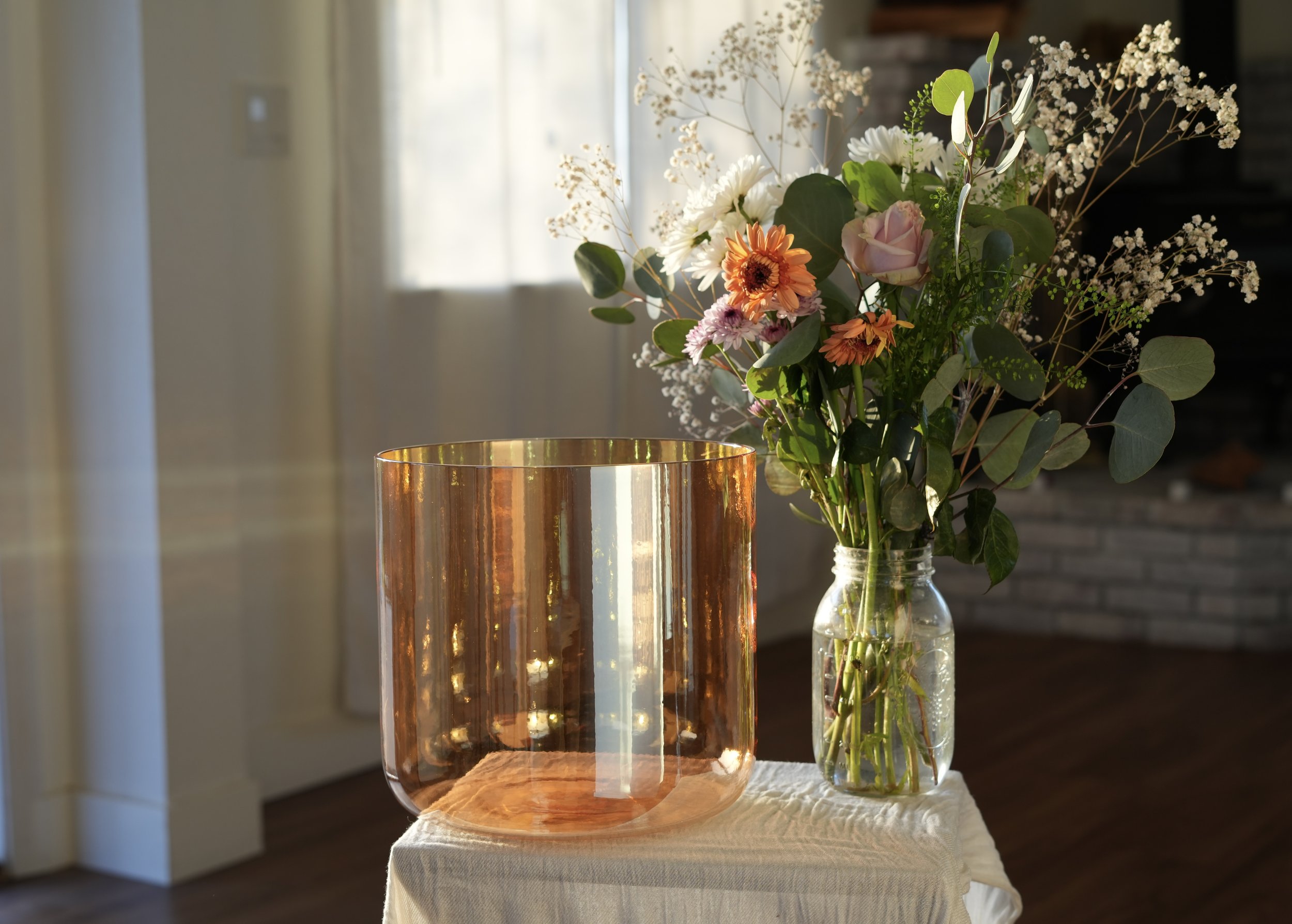 Crystal_Singing_Bowl_Honeylight 05609.JPG