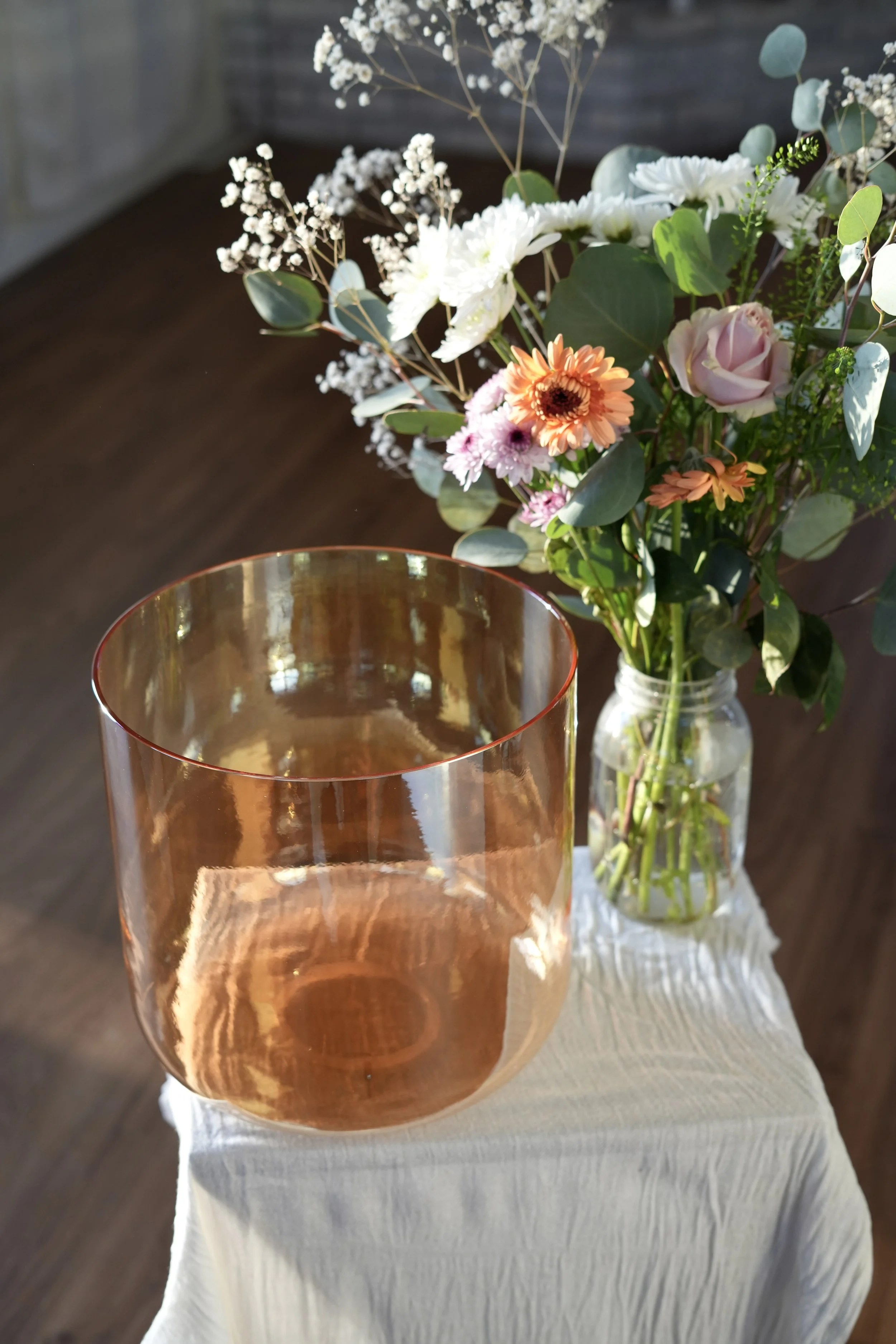 Crystal_Singing_Bowl_Honeylight 05606.JPG