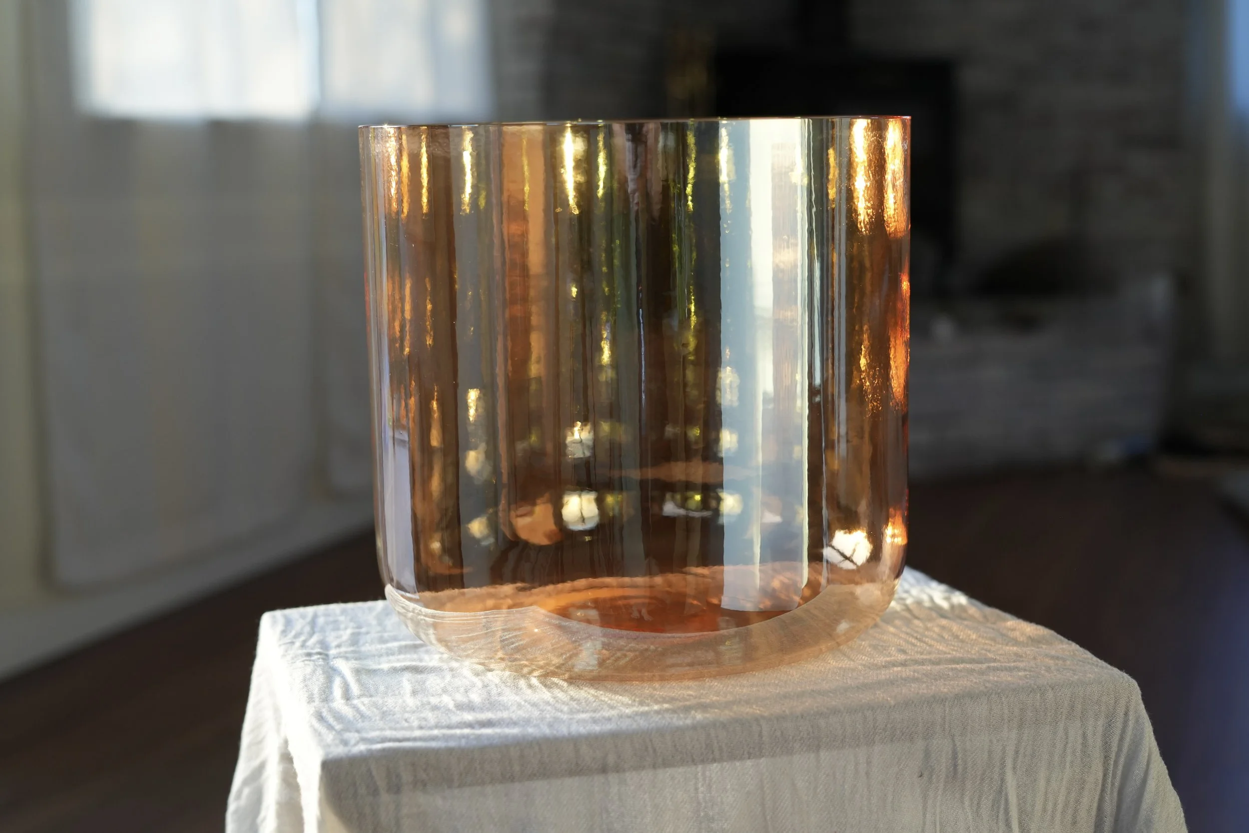 Crystal_Singing_Bowl_Honeylight 05626.JPG