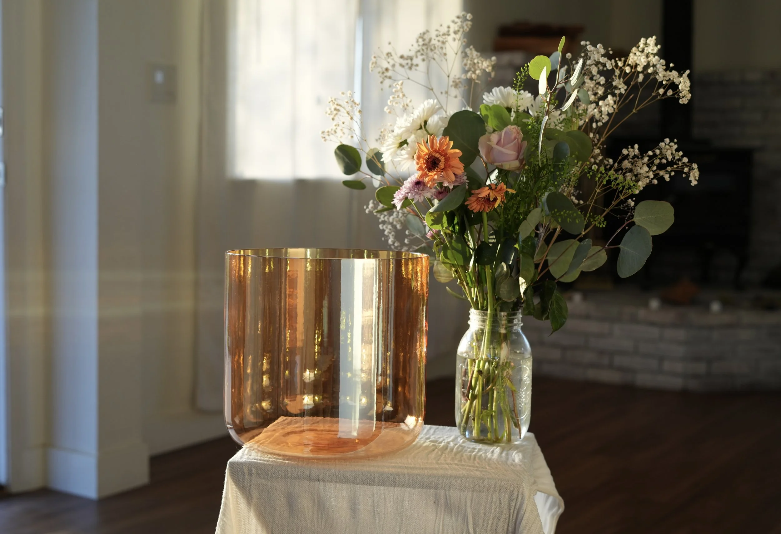 Crystal_Singing_Bowl_Honeylight 05610.JPG