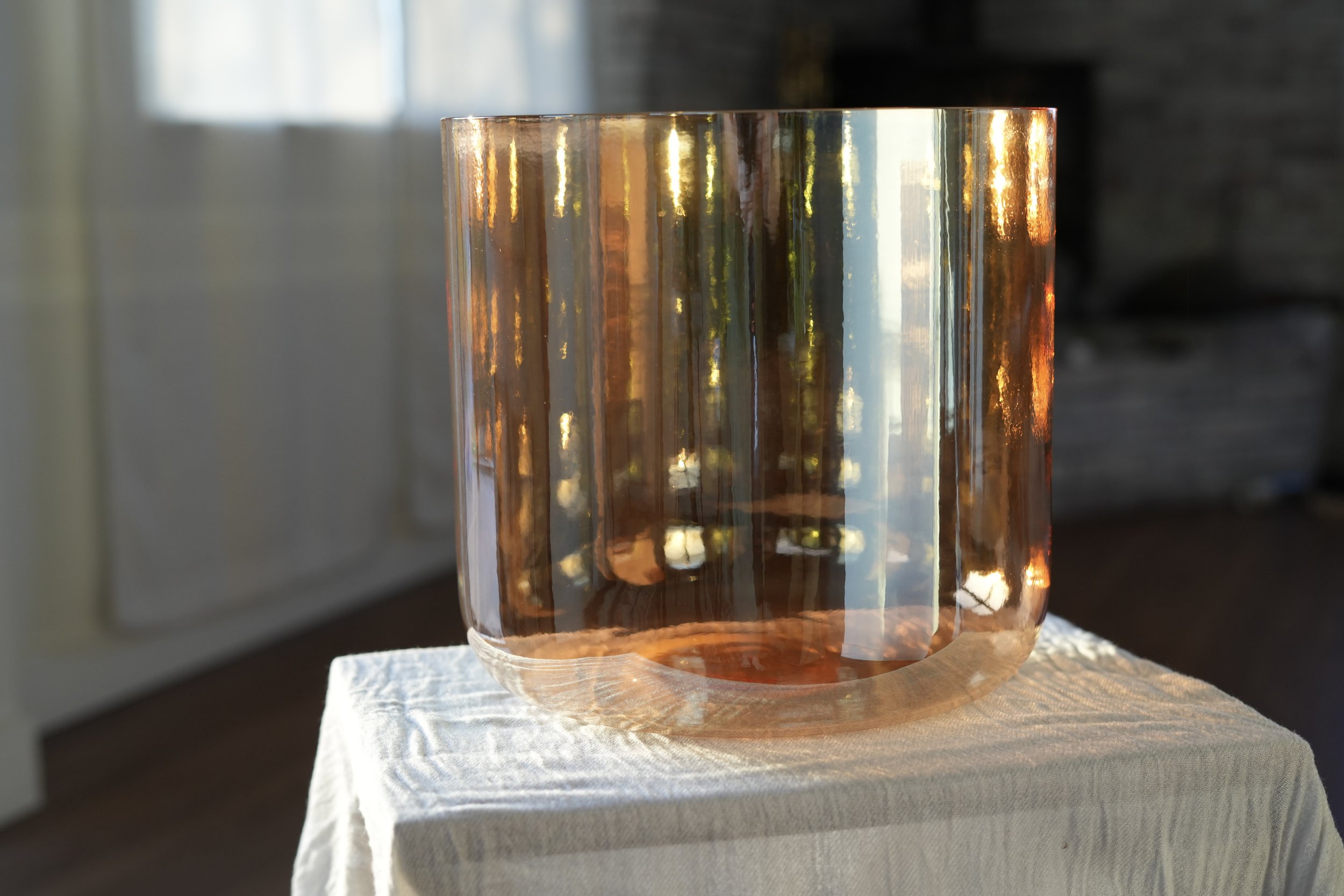 Crystal_Singing_Bowl_Honeylight 05625.JPG