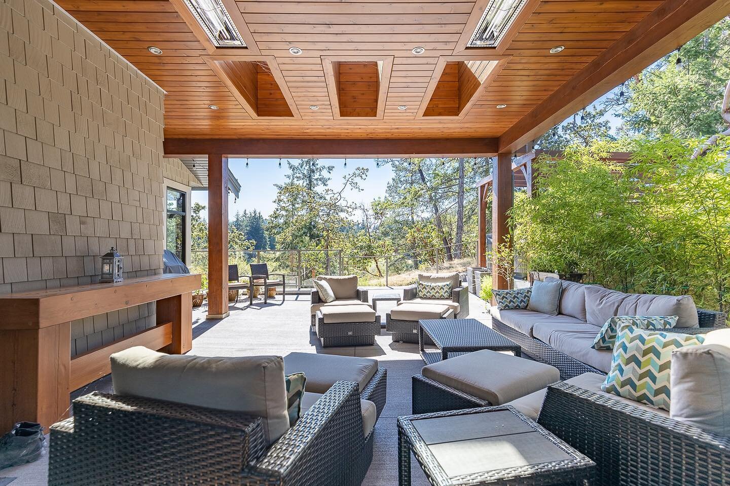 Outdoor living at its best
#redfernmedia #customhome #fairwinds #outdoorliving