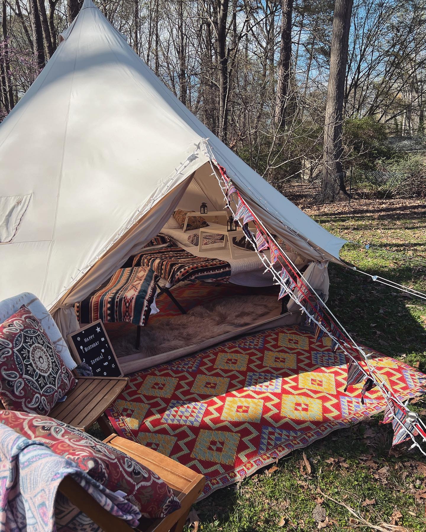 When you want 6 in a 5M we make the math work! #glampraleigh #birthdayglamp #perfectweather #glamping