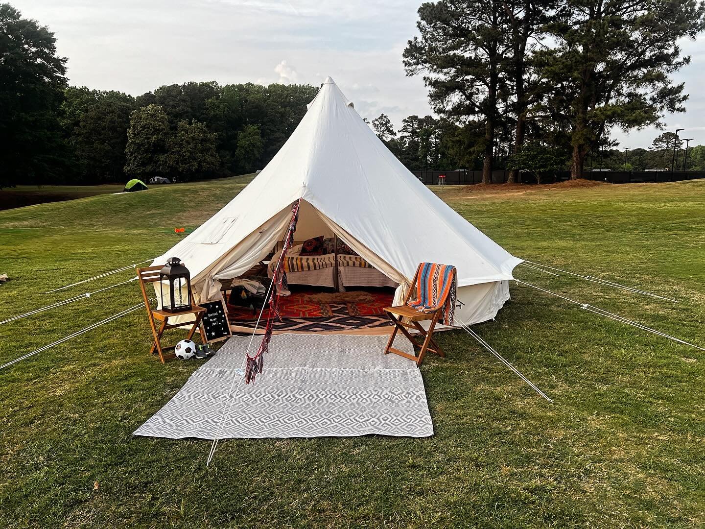 One of these set ups is still available for a last minute Mother&rsquo;s Day Glamp!  With clear skies and weather in the 60s/70s, it&rsquo;s a perfect time to get outside and maybe even catch the Aurora again tonight! DM for details and to get this i