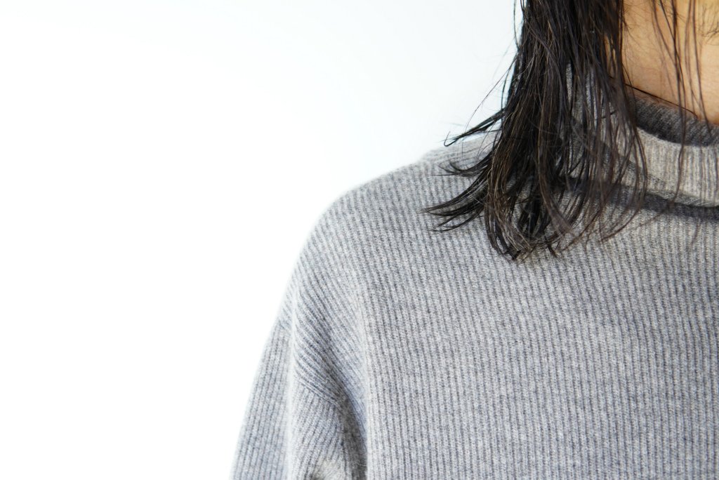 YOKO SAKAMOTO / HI NECK KNIT 