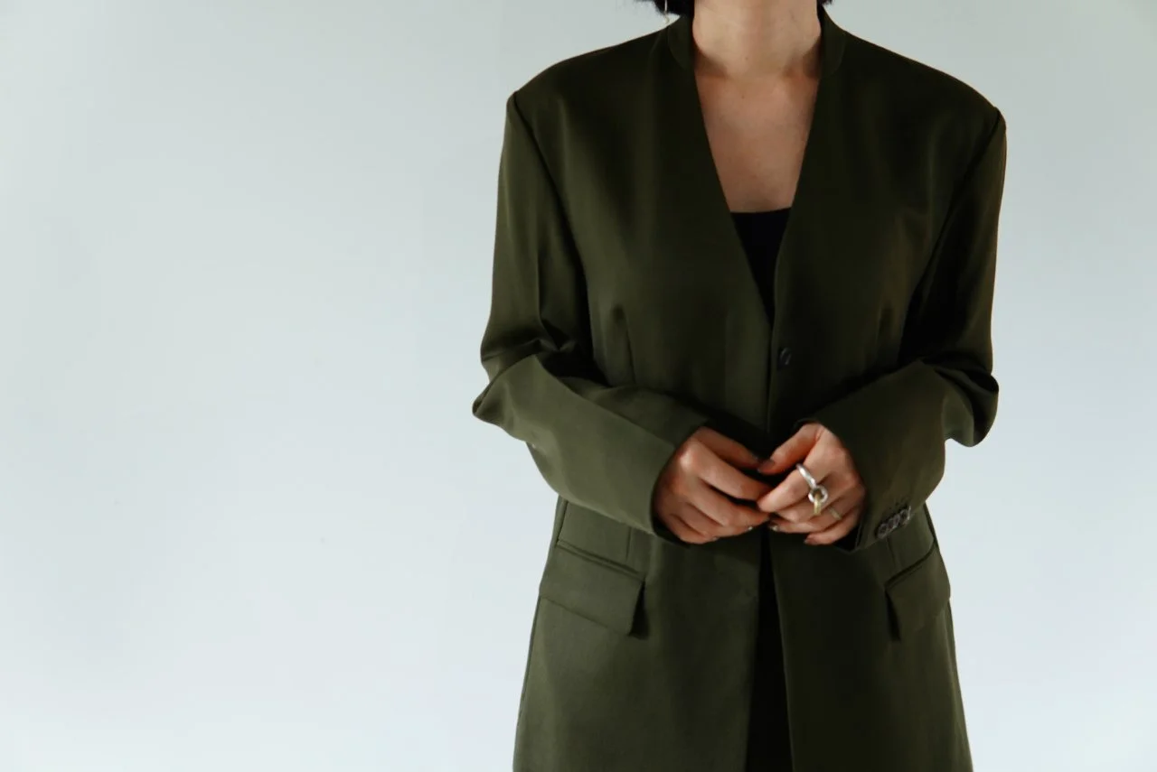 大人気 little suzie リトルスージー ノーカラー リネン ジャケット little suzie / Wool Gabardine No-collar Tailored Jacket