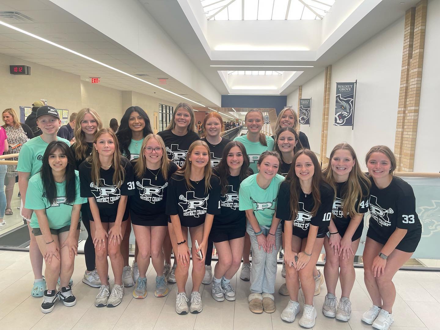 PROSPER WOMANS LACROSSE HAD AN AMAZING SEND OFF AT WALNUT GROVE!! 

Thank you so much to prosper isd and walnut grove for having us! It was so much fun!!

Because if you didn&rsquo;t know we went to state 🥱and we are district champions 

#laxislife 