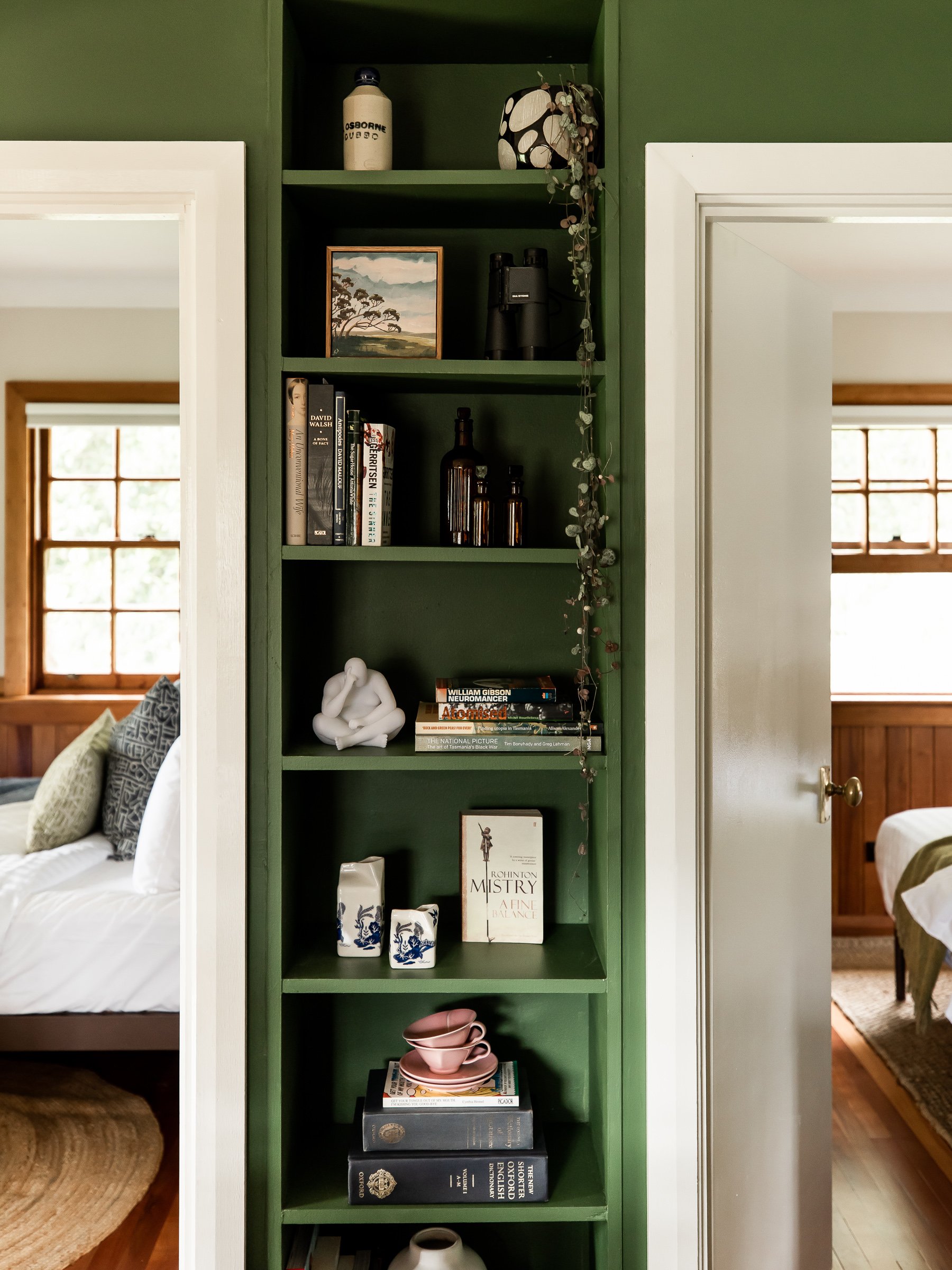 Guest library - Cedar Cottage Meander