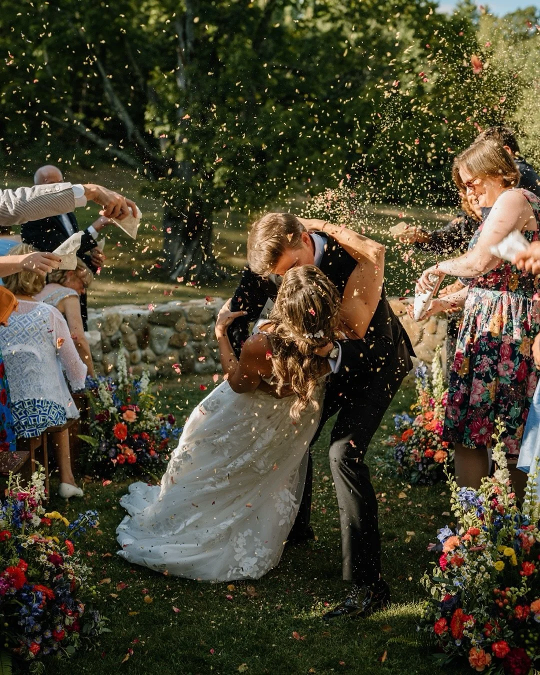 Some snapshots from this late August day in the mountains of New Hampshire celebrating M+J ✨
While every detail was stunning (those bright blooms!!😍), what I’ll remember most is the way they looked at each other - effortless, steady, and full