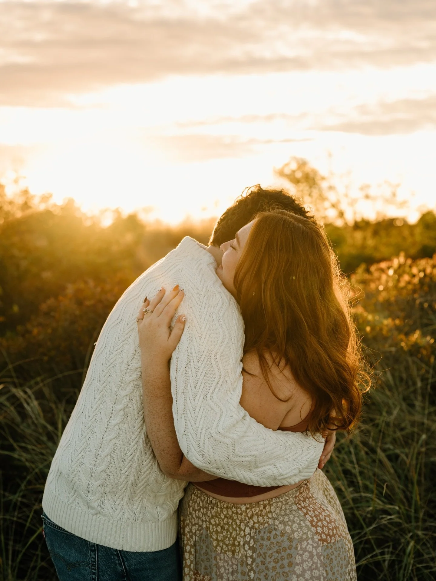 No better way to return from my little instagram hiatus than with the kind of photos that feel like pure sunshine ☀️ the happiest evening with best friends at one of my favorite places on earth 🌊