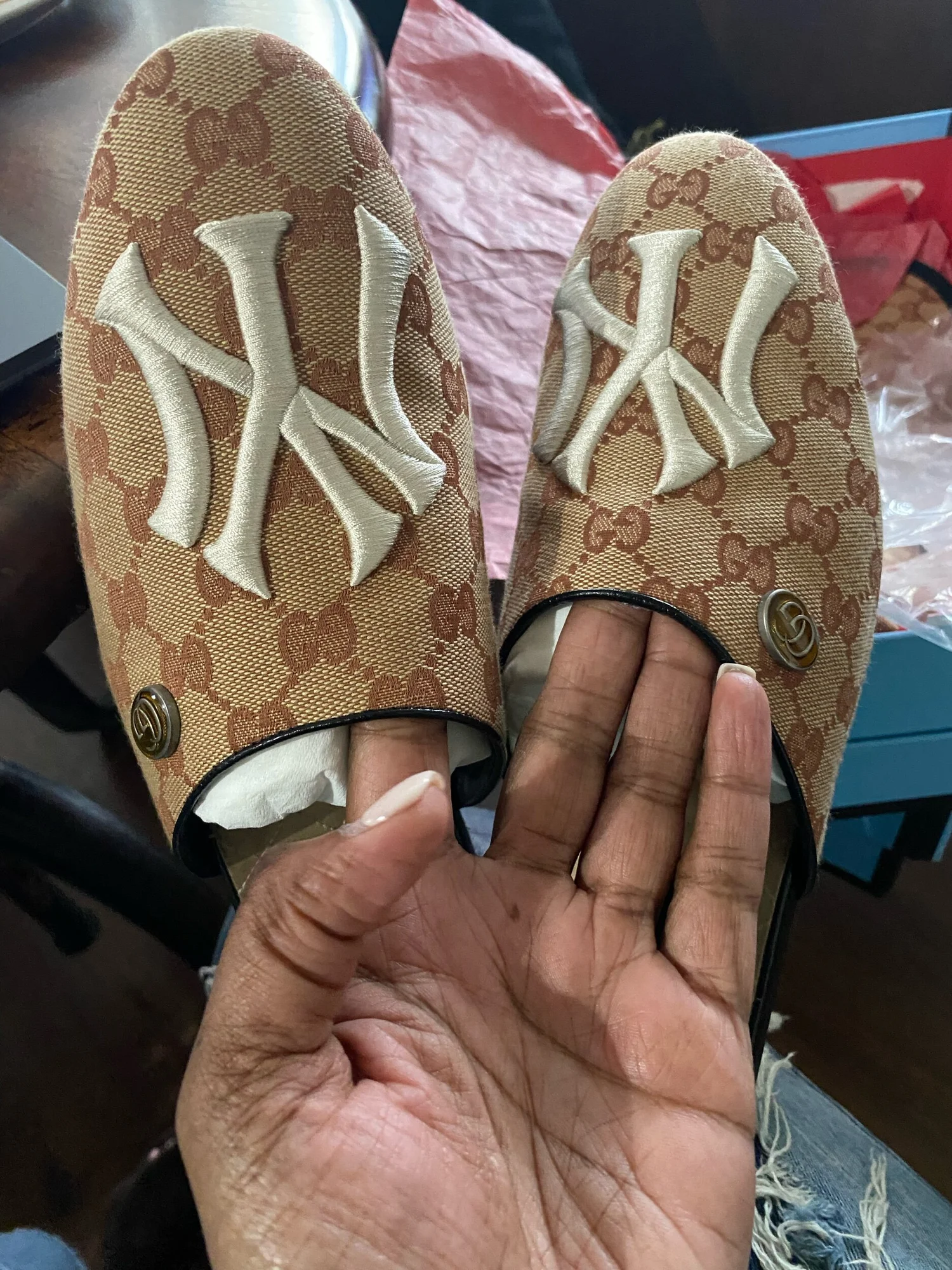 GUCCI MLB edition NY Yankees Mules — LOVEATFIRSTWEAR