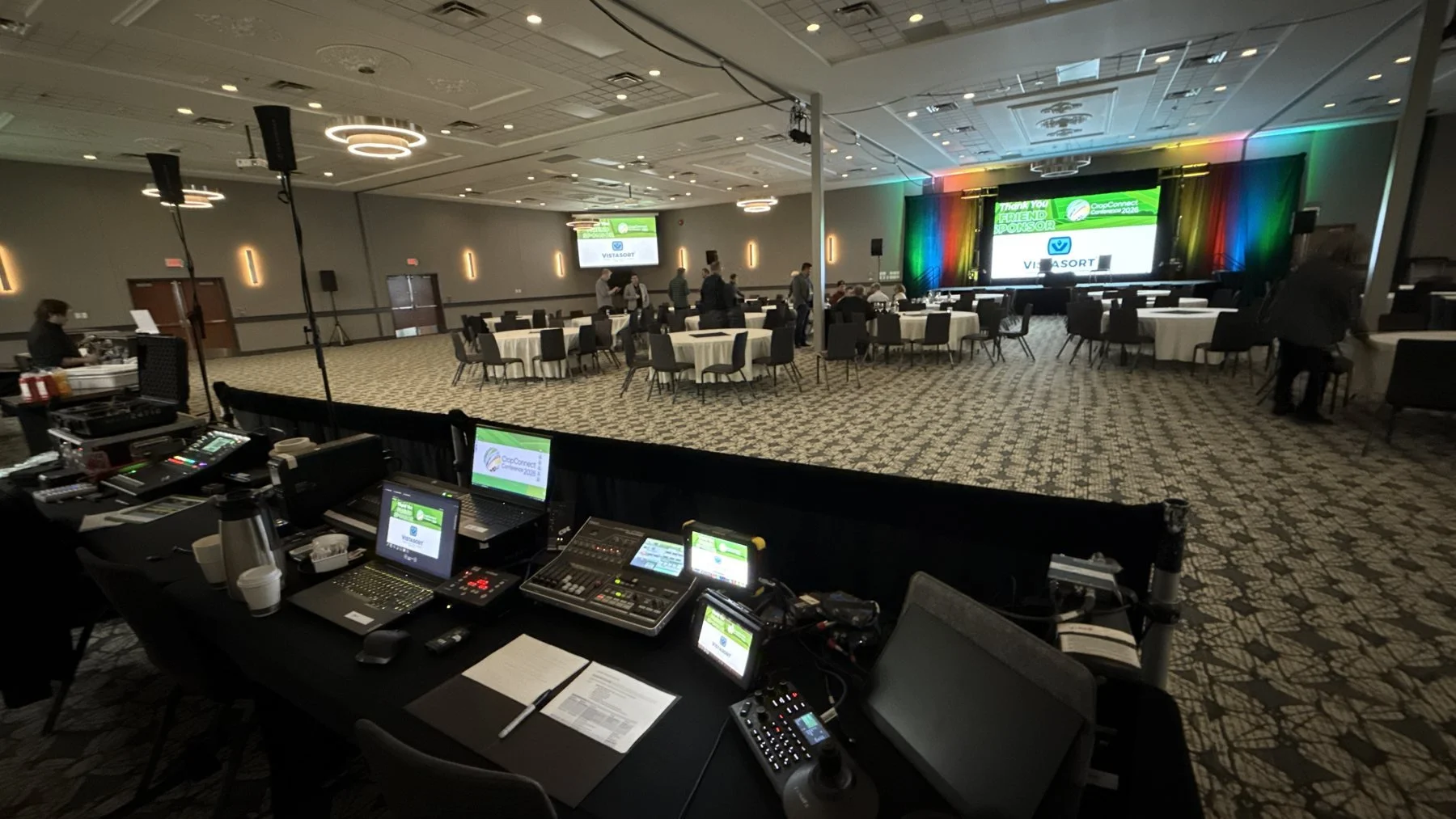 artisan-gallery-05-ballroom-wide.jpg