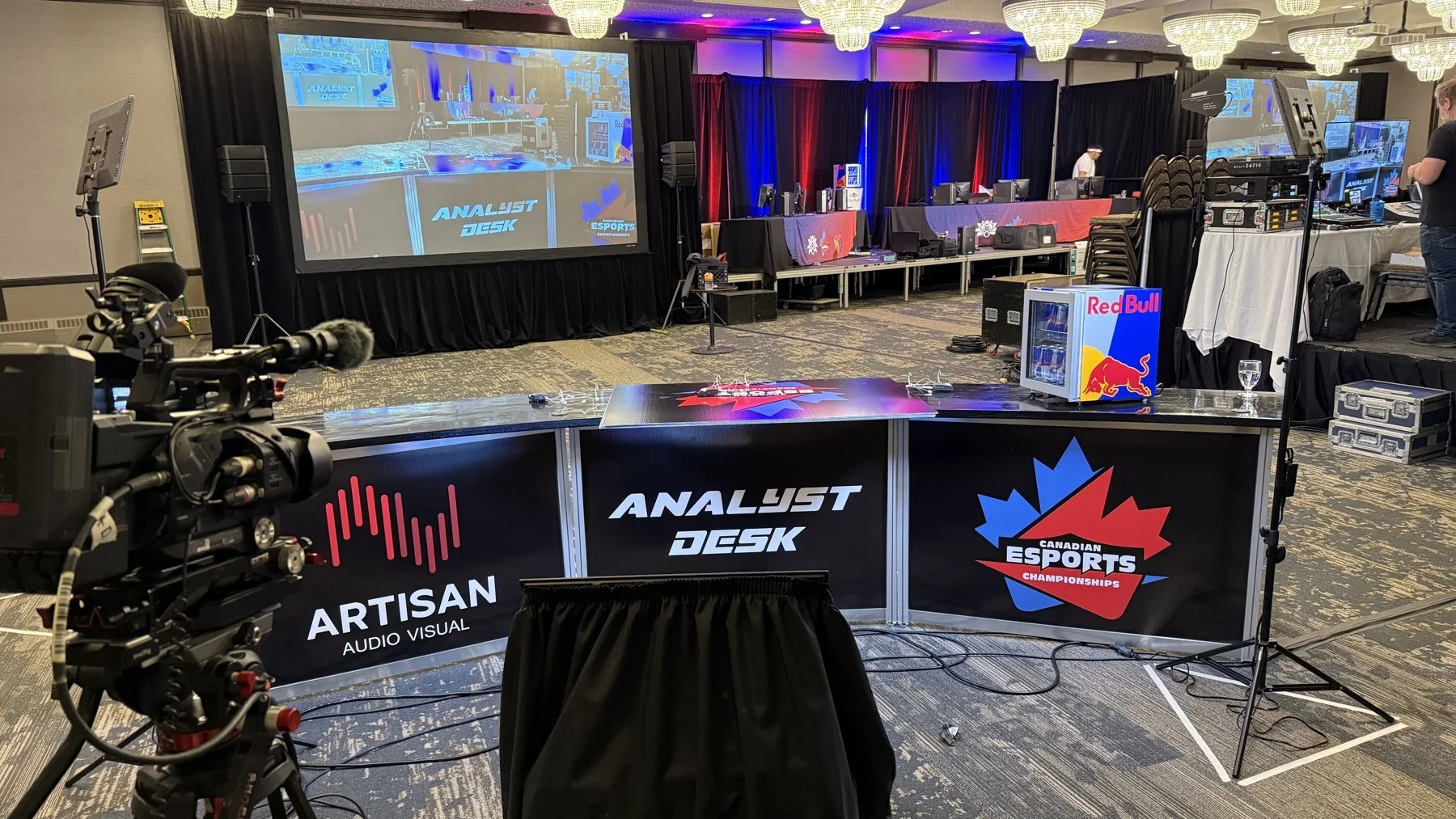 artisan-gallery-09-broadcast-desk.jpg